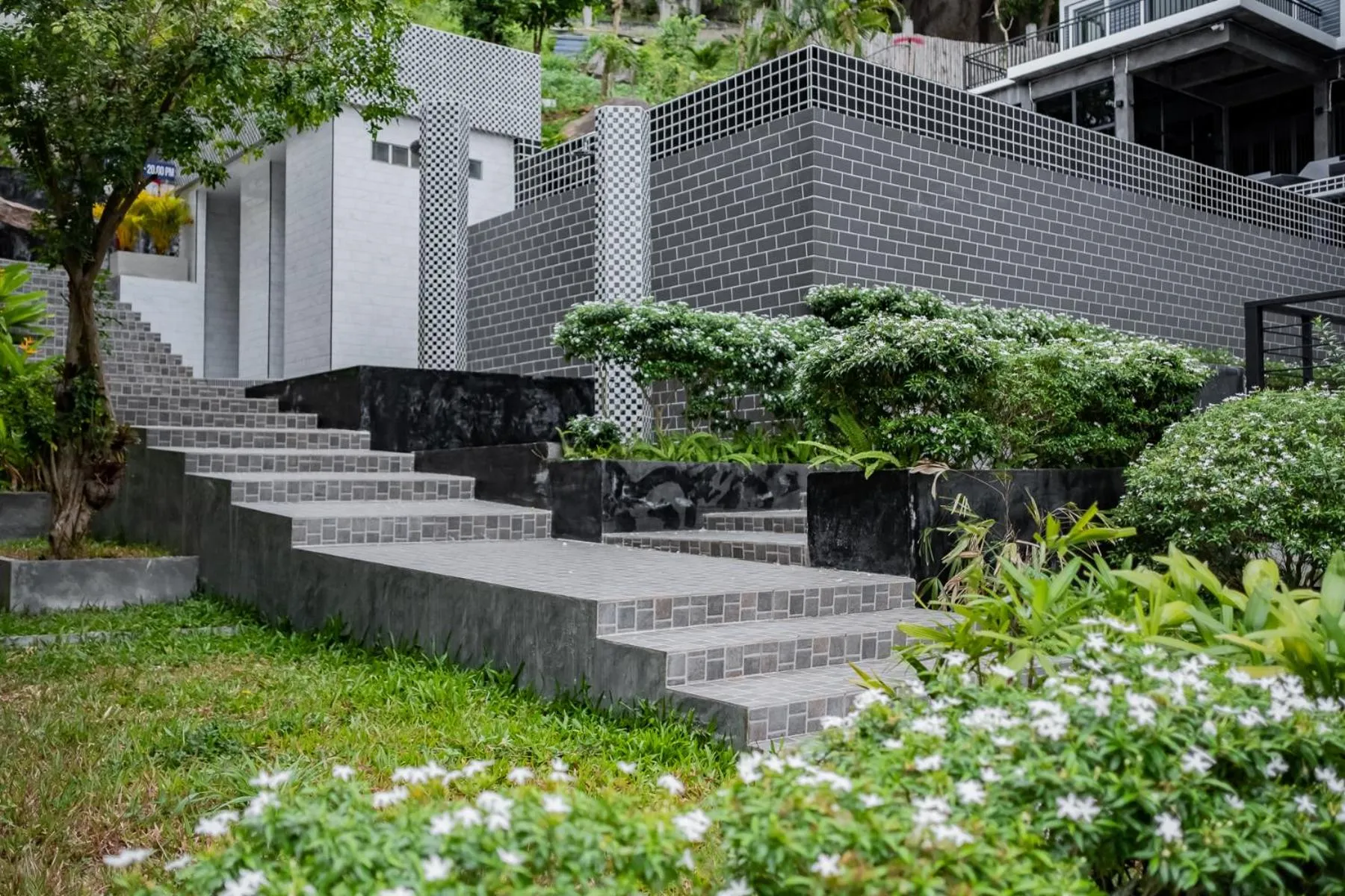 Garden in Chaantalay Hotel