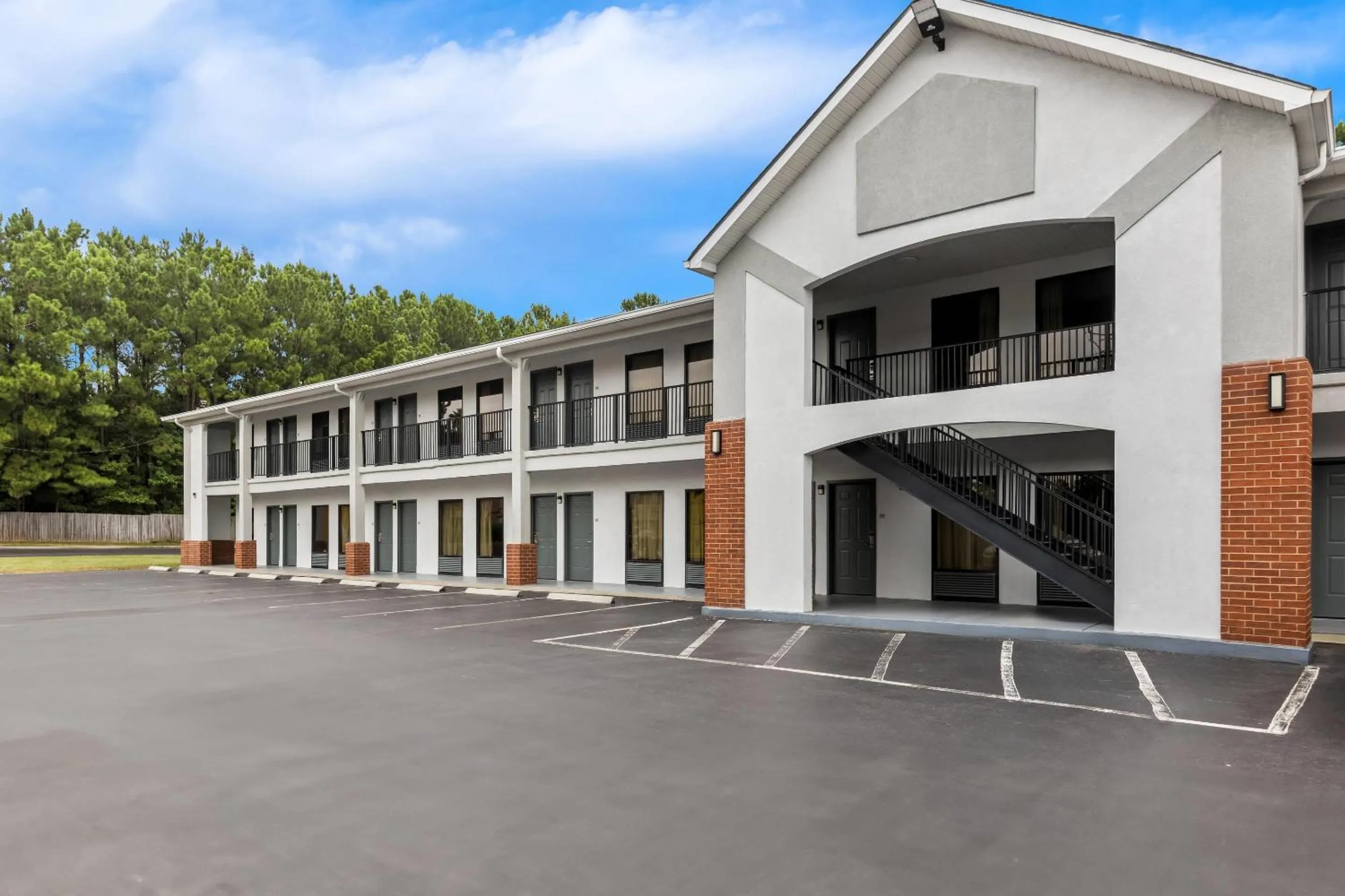 Property building in Quality Inn Port Wentworth Savannah North
