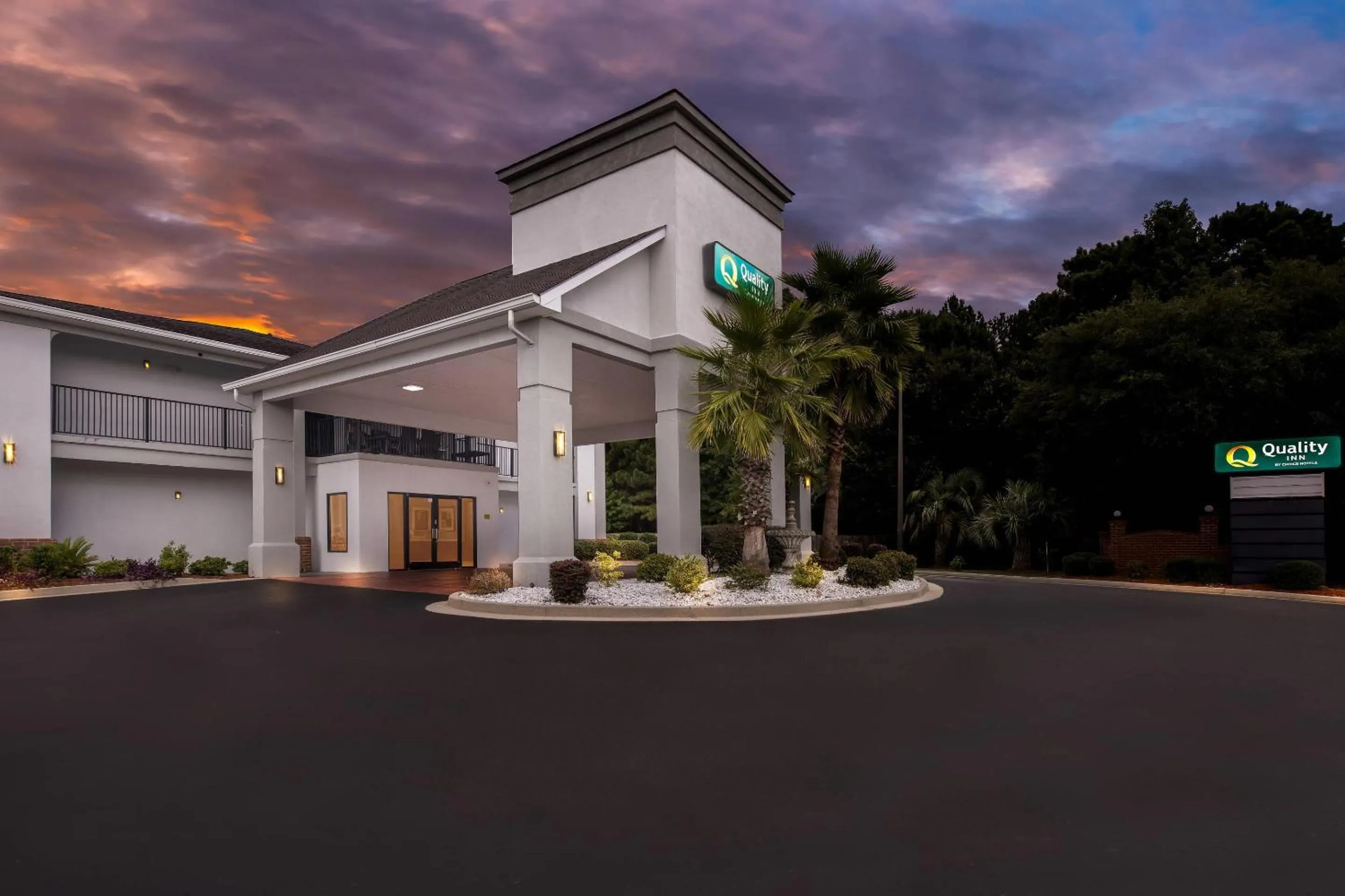 Property building in Quality Inn Port Wentworth Savannah North