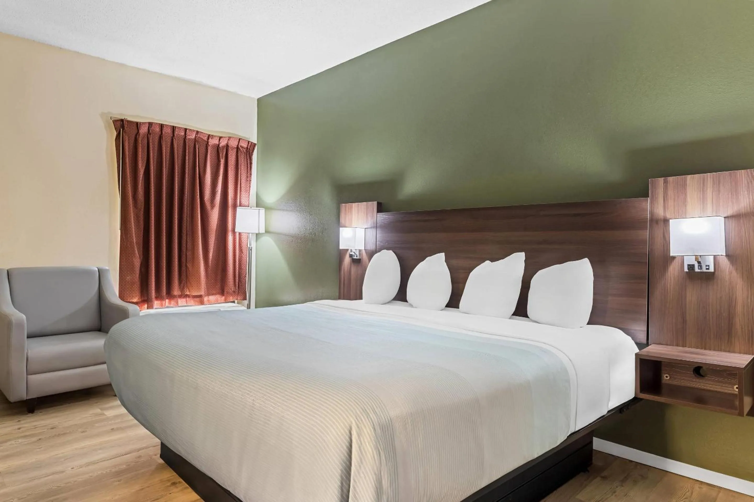 Bedroom, Bed in Quality Inn Port Wentworth Savannah North