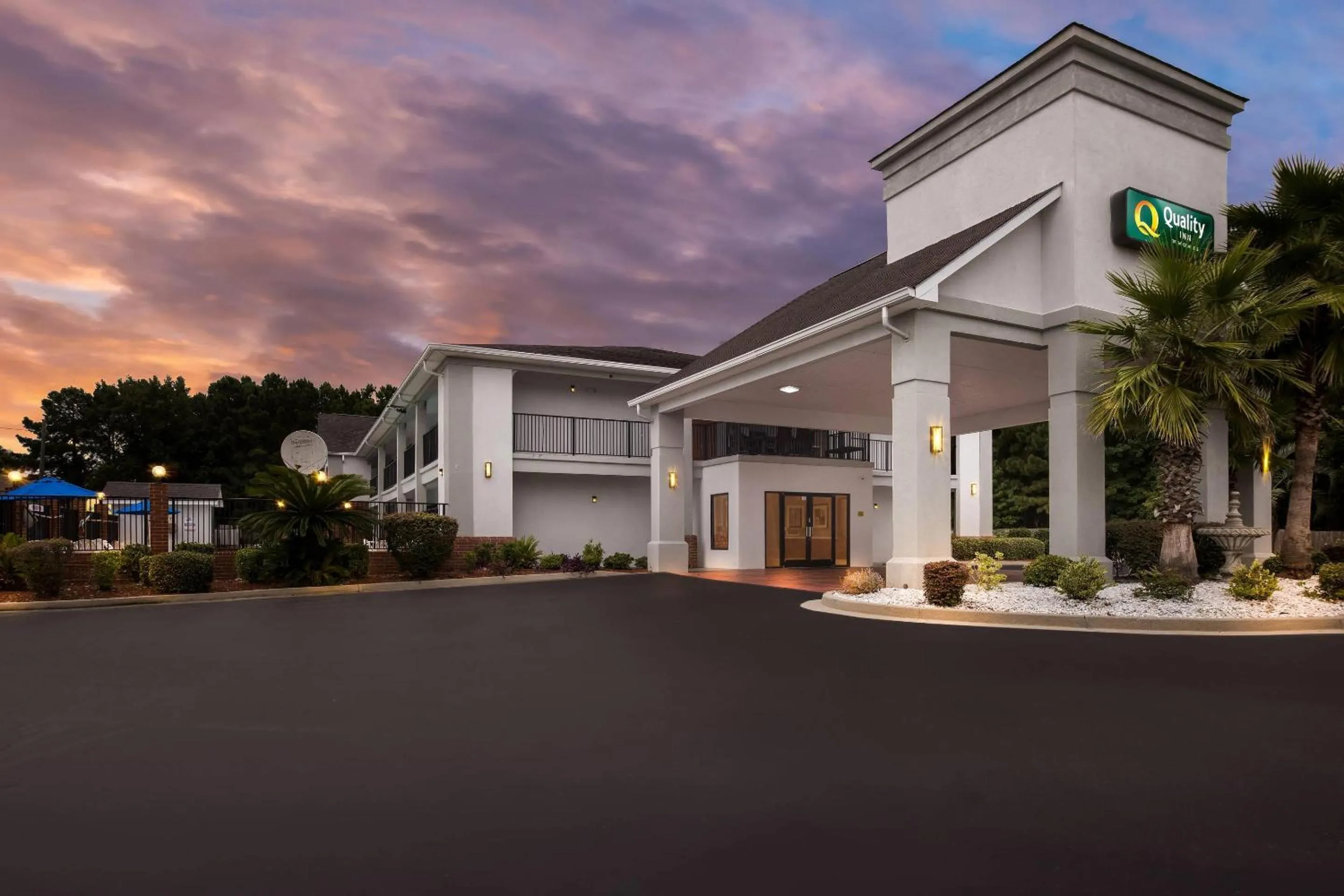 Property building in Quality Inn Port Wentworth Savannah North