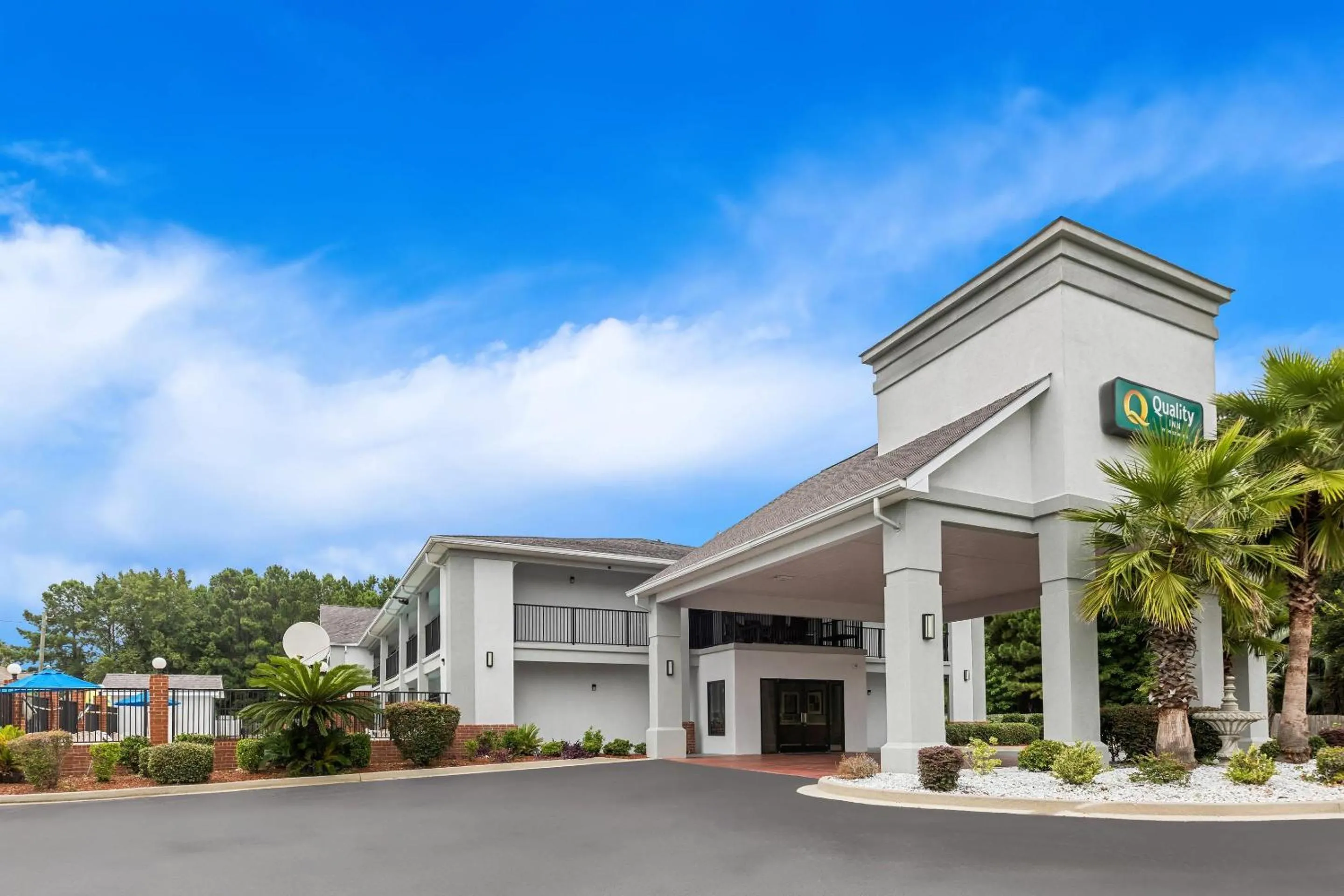 Property building in Quality Inn Port Wentworth Savannah North