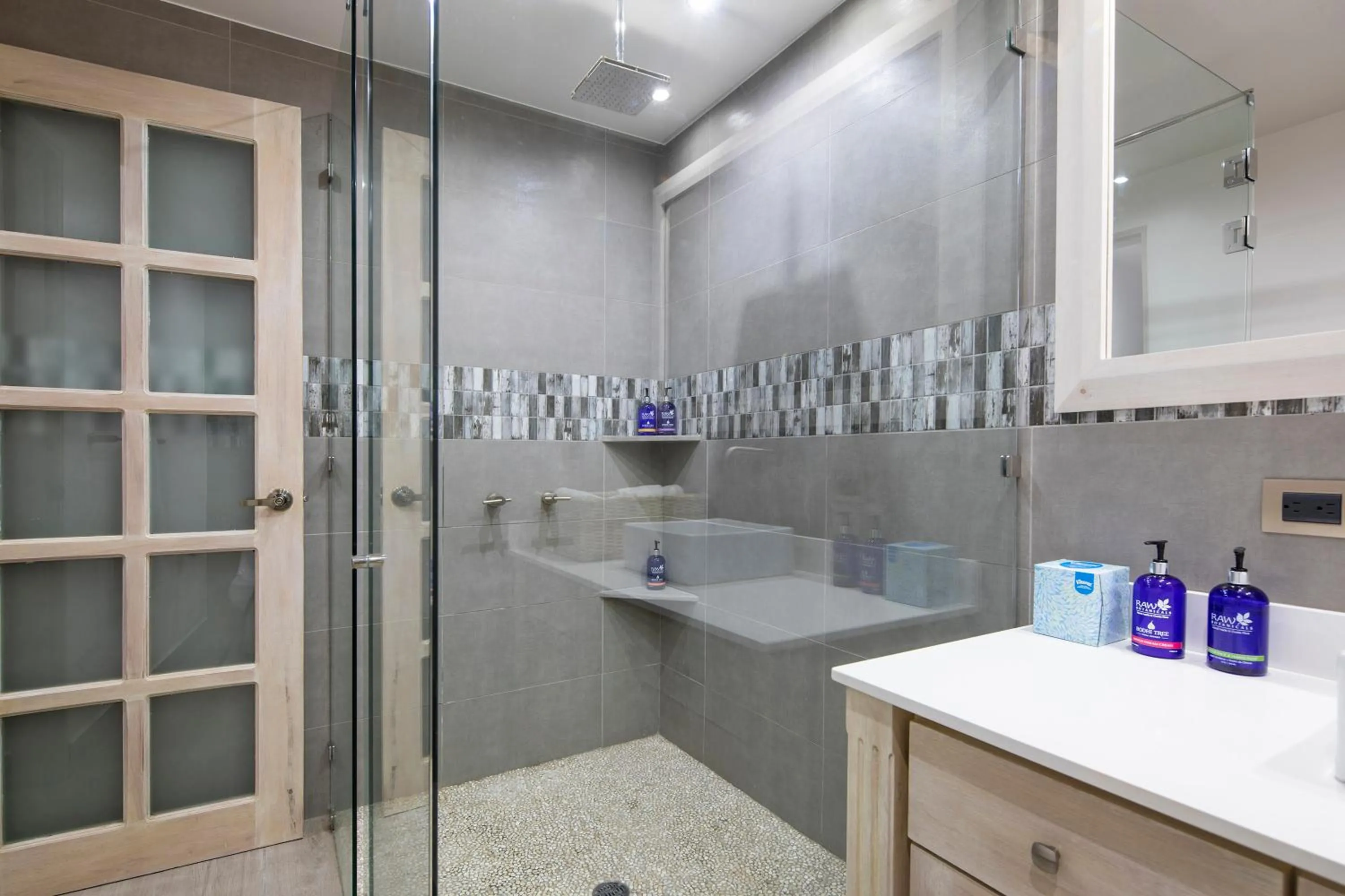 Bathroom in Bodhi Tree Yoga Resort