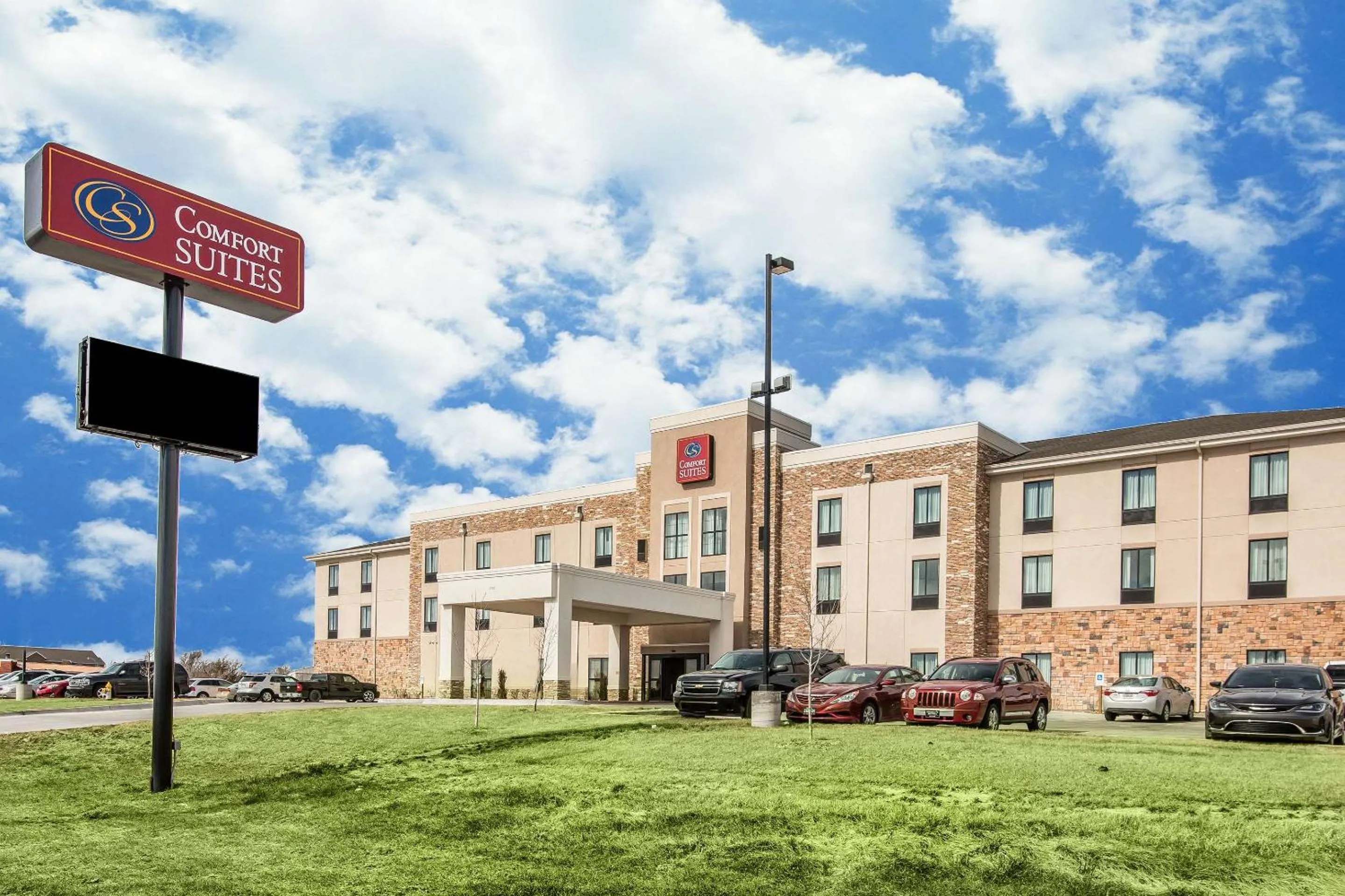 Property building in Comfort Suites Dodge City