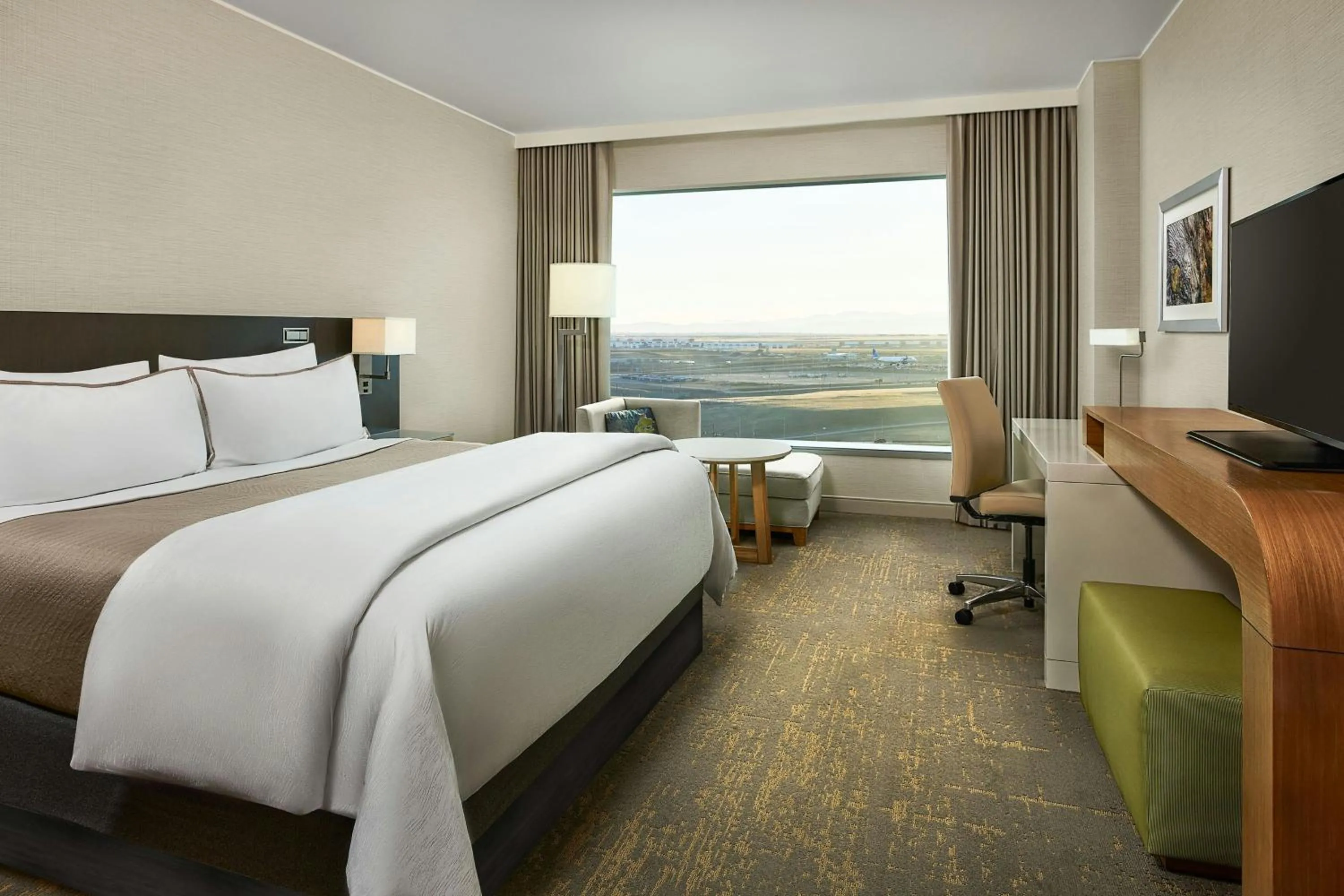 Photo of the whole room, Bed in The Westin Denver International Airport