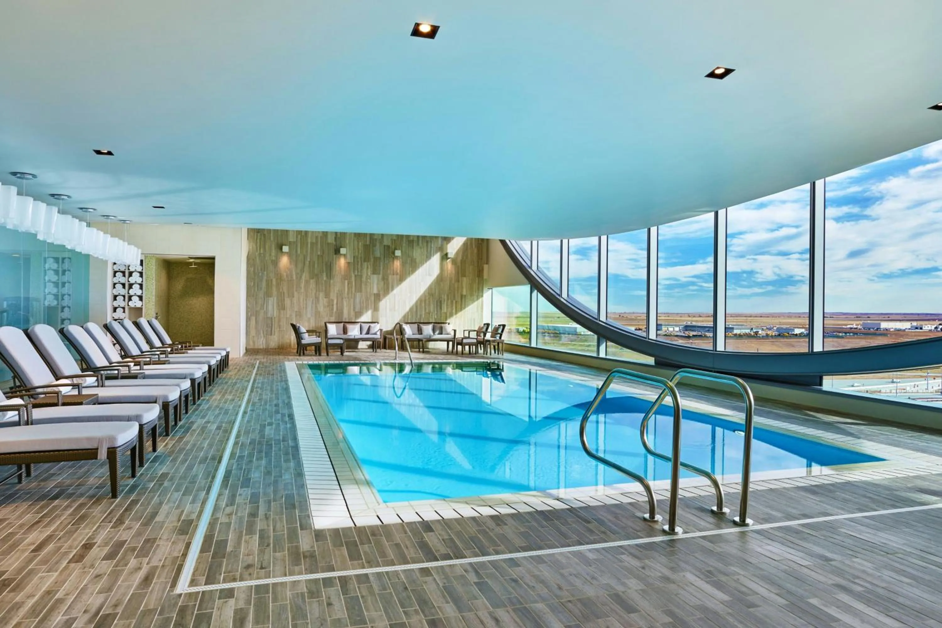 Swimming pool in The Westin Denver International Airport