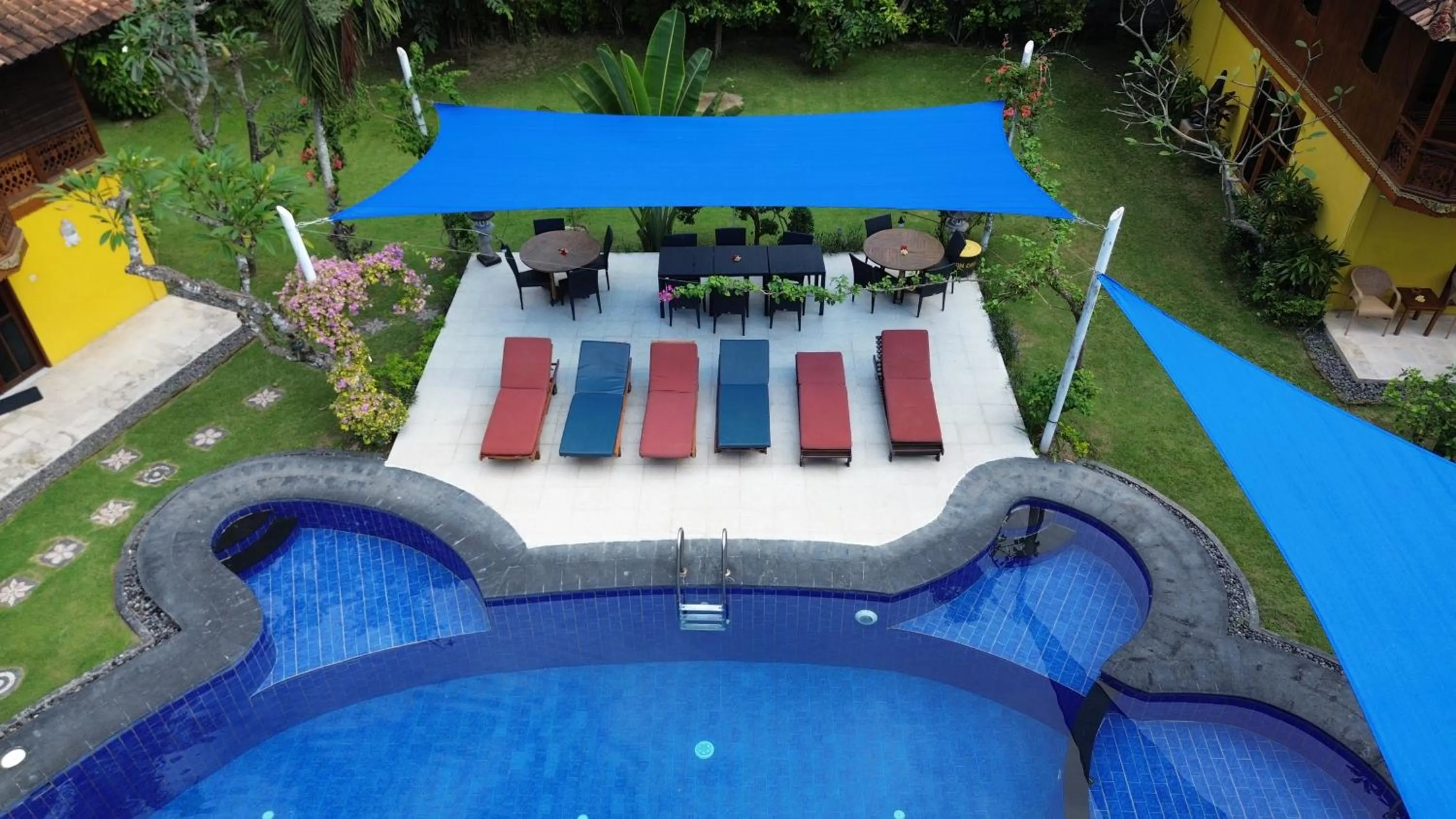 Swimming pool in Kura Kura Villas & Candidasa Mini Golf