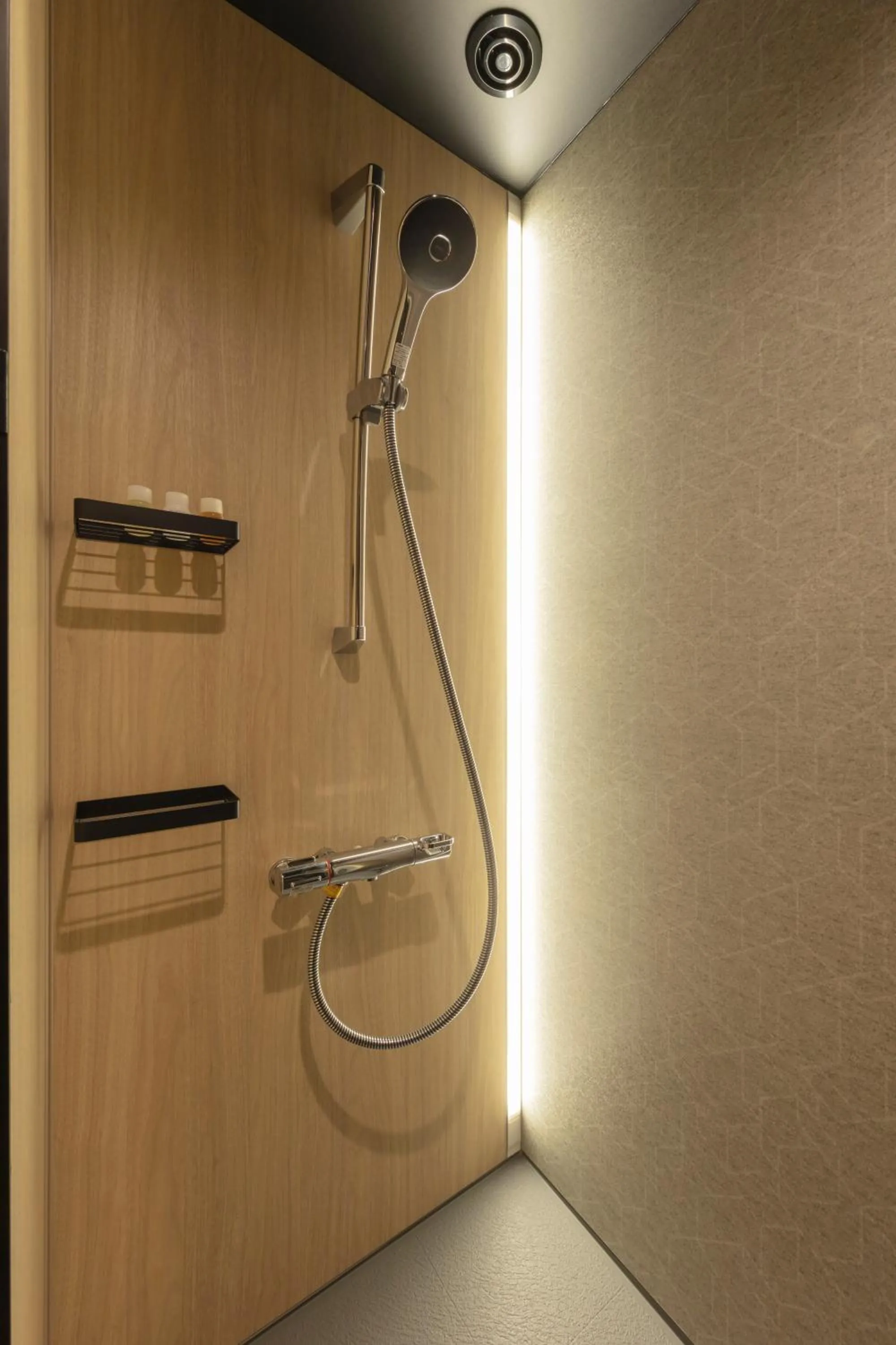 Shower in Matsushima Ichinobo