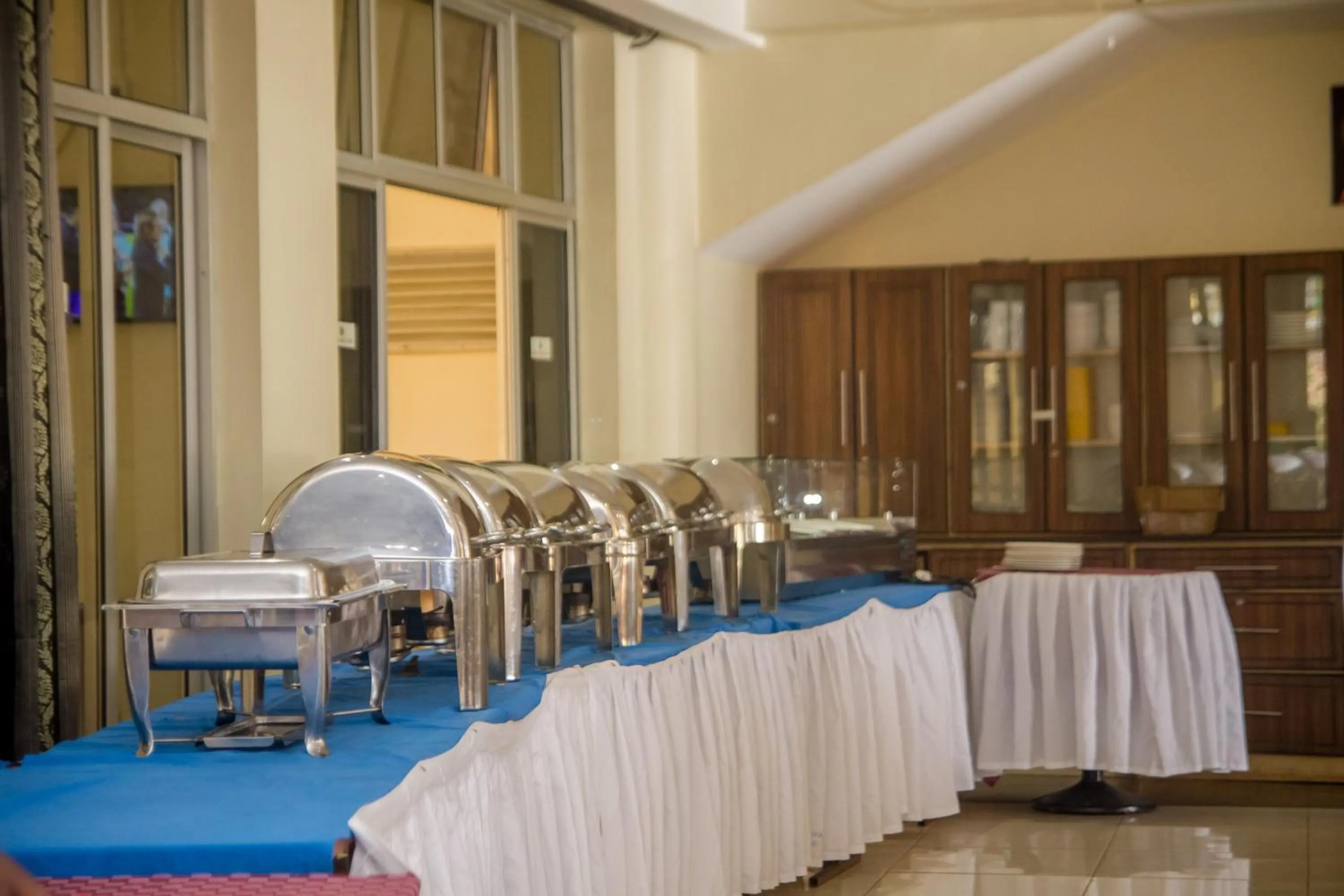 Restaurant/places to eat in Grand Global Hotel