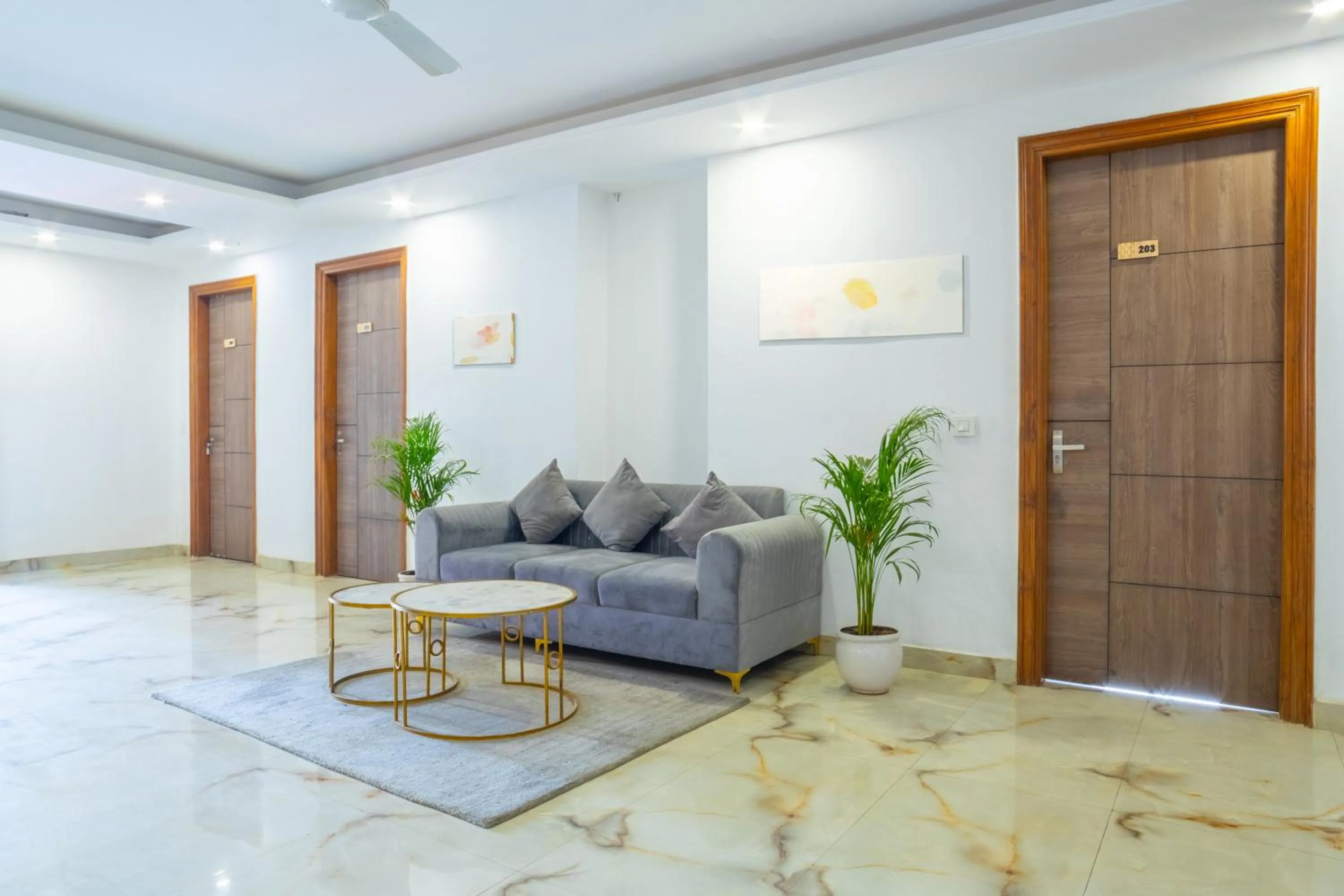 Seating area in Housr 46 M2K Corp Near Park Hospital Sector 46