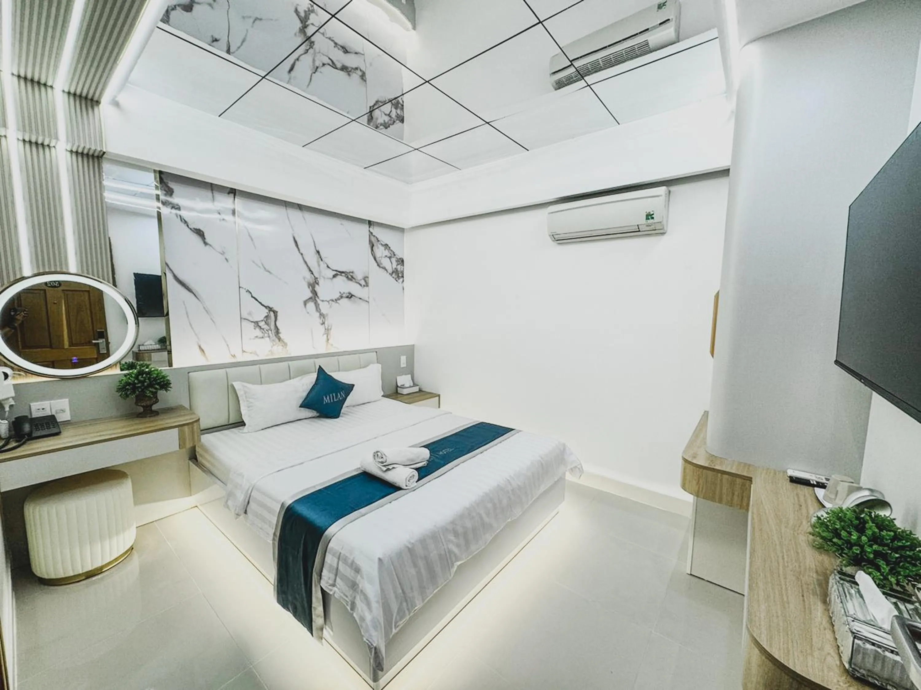 Bed in Ngoc San San Hotel HCM