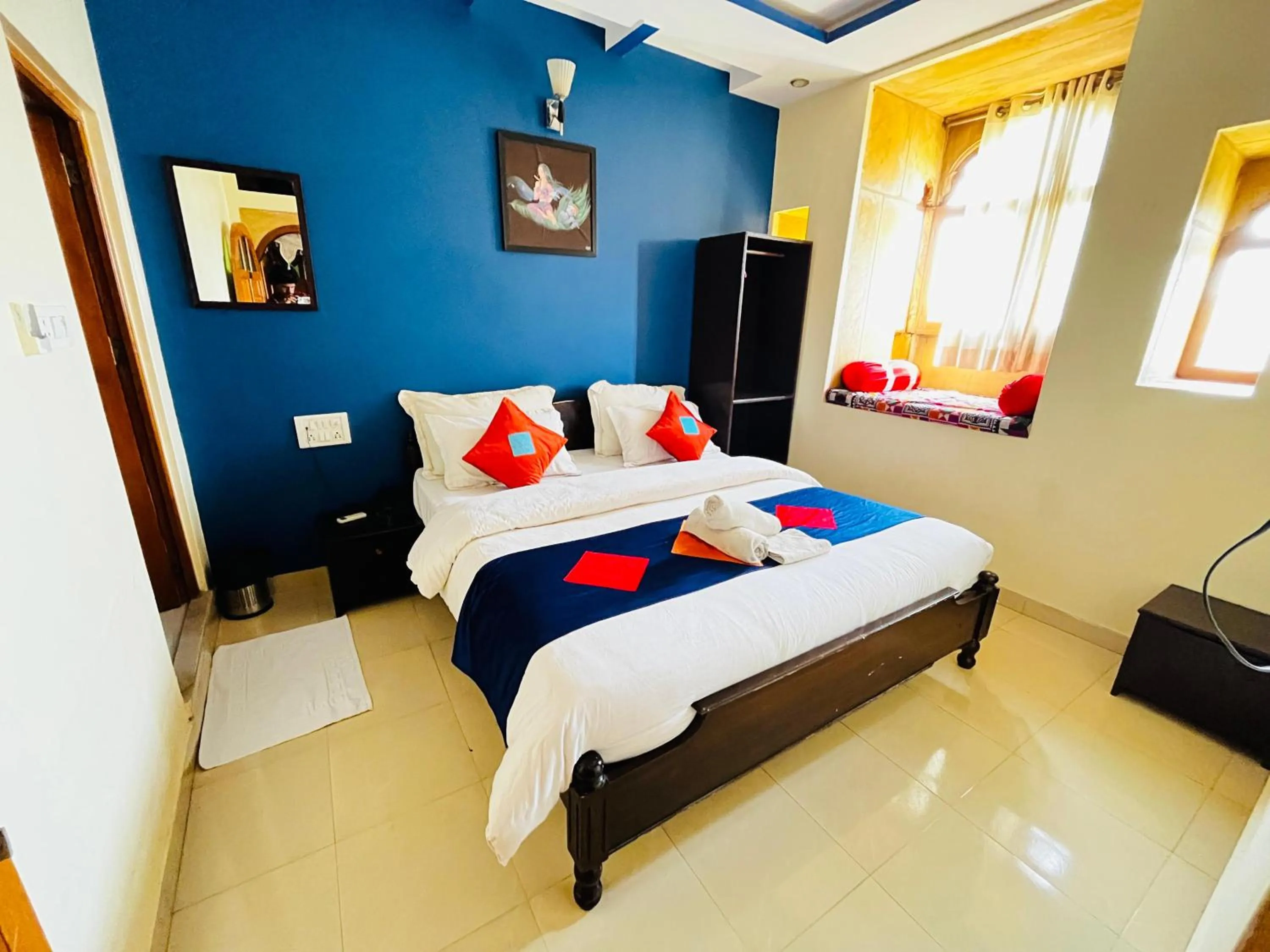 Bedroom, Bed in Golden Marigold Hotel