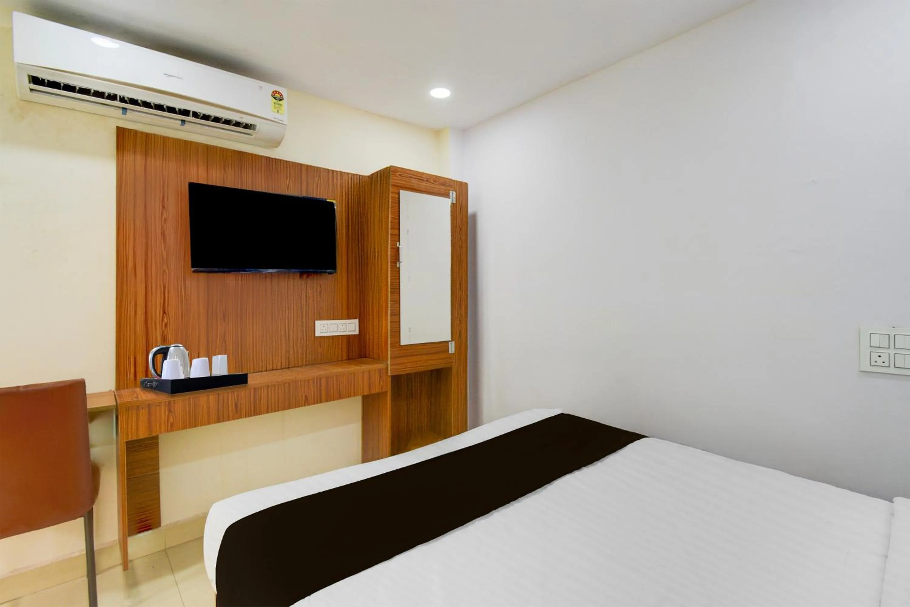 Bedroom, Bed in Collection O L.B Nagar Metro Station Formerly D N Groups