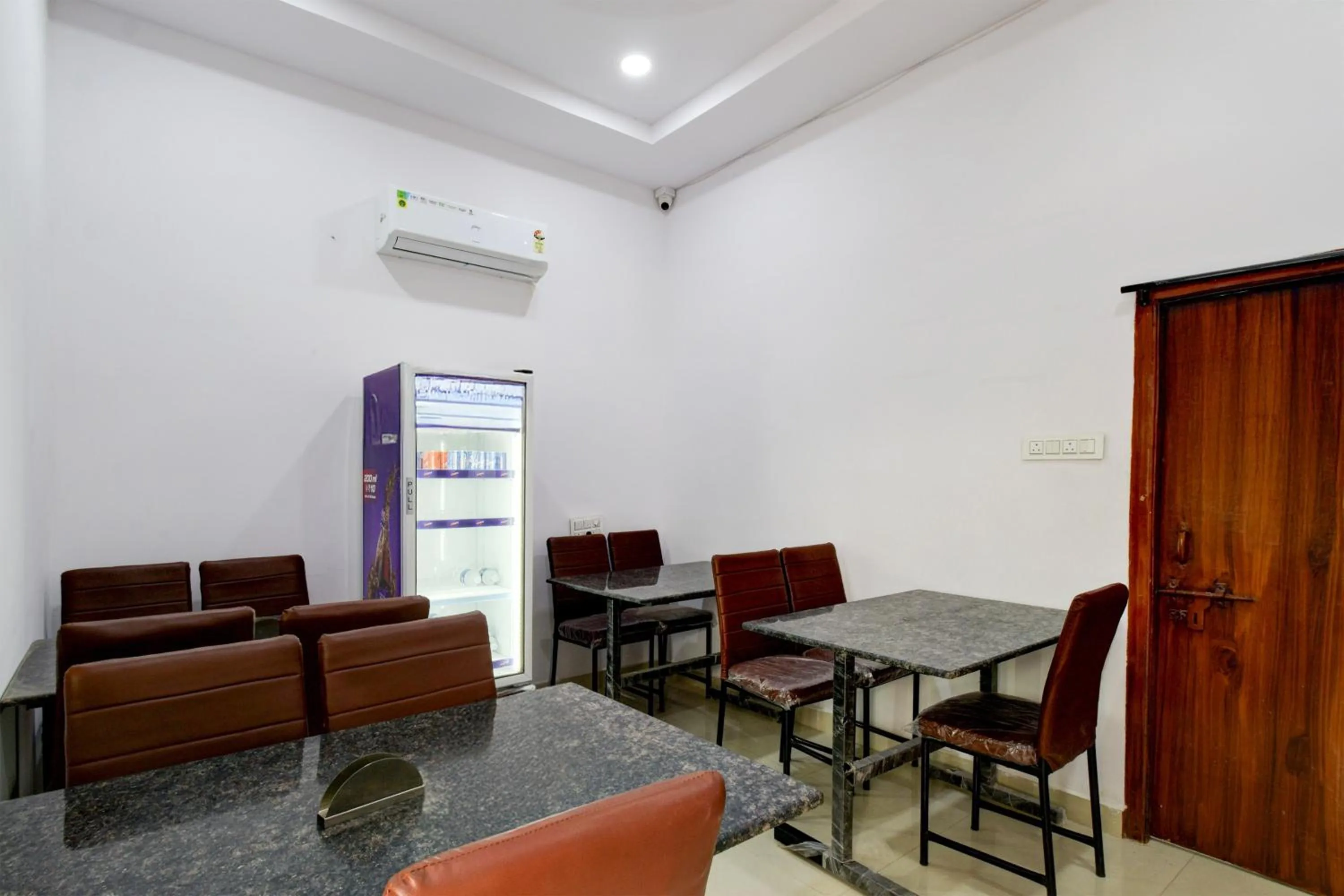 Restaurant/places to eat in Collection O L.B Nagar Metro Station Formerly D N Groups