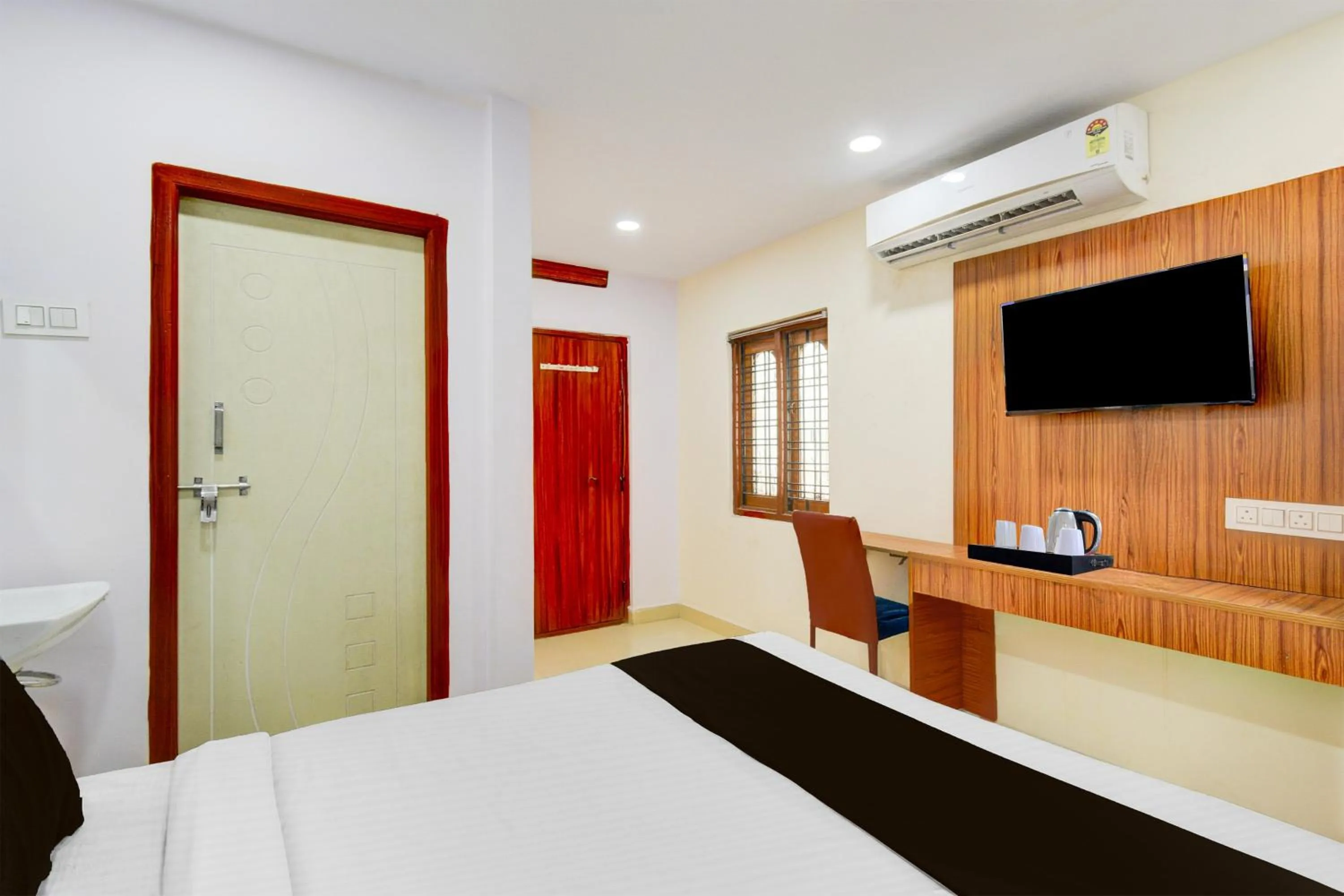 Bedroom, Bed in Collection O L.B Nagar Metro Station Formerly D N Groups