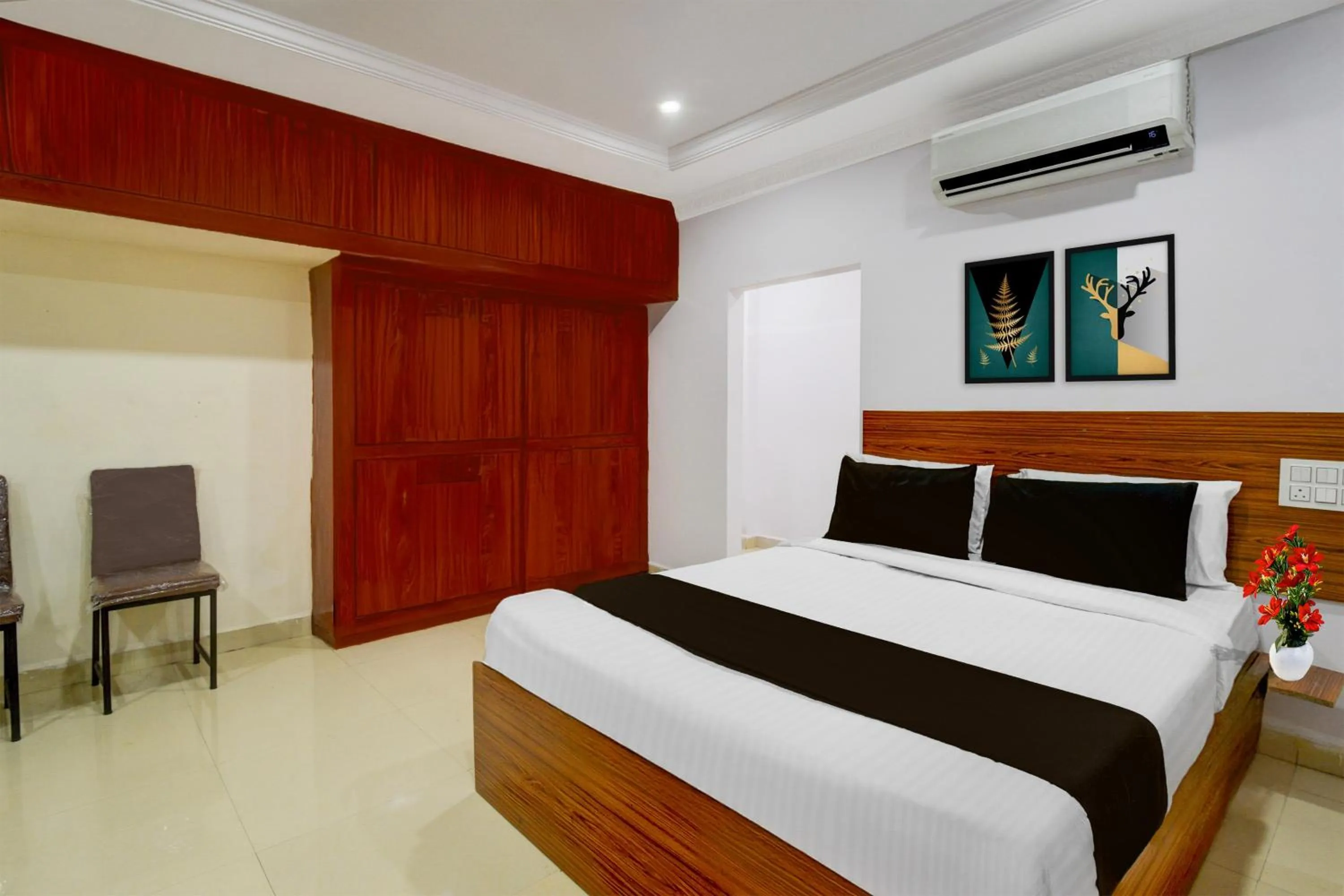 Bedroom, Bed in Collection O L.B Nagar Metro Station Formerly D N Groups