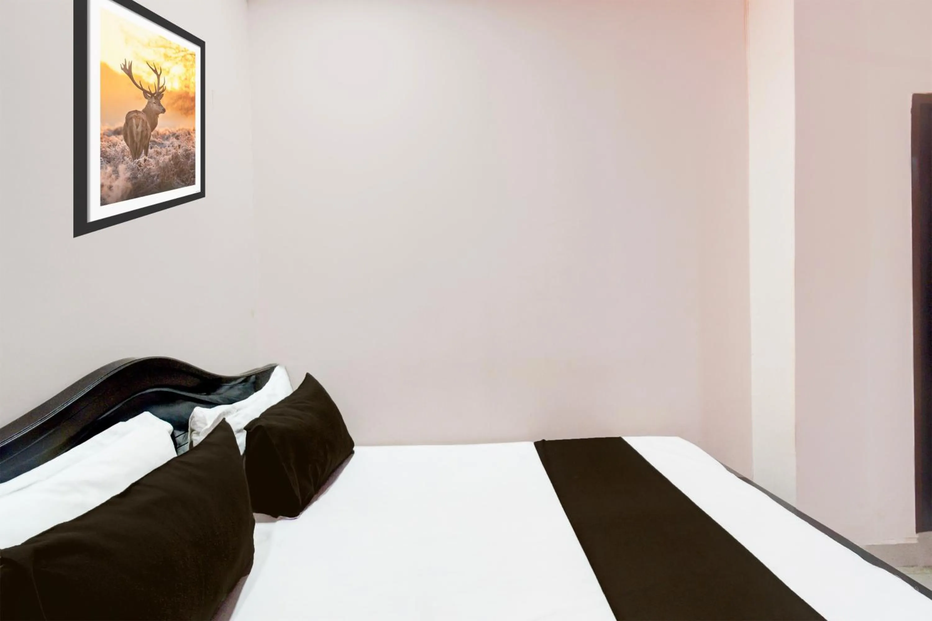 Lobby or reception, Bed in Hotel O AVR GRAND