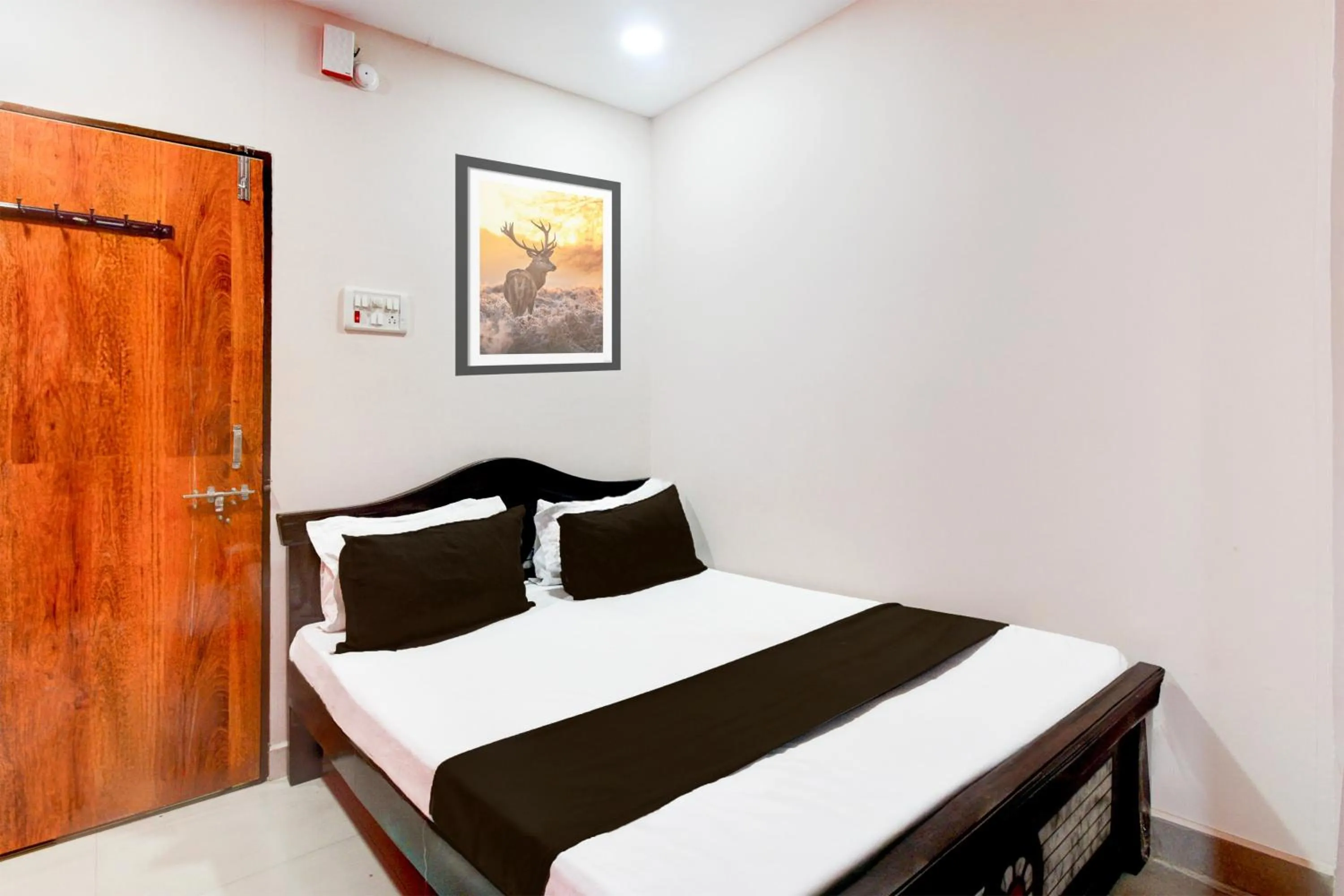 Bedroom, Bed in Hotel O AVR GRAND
