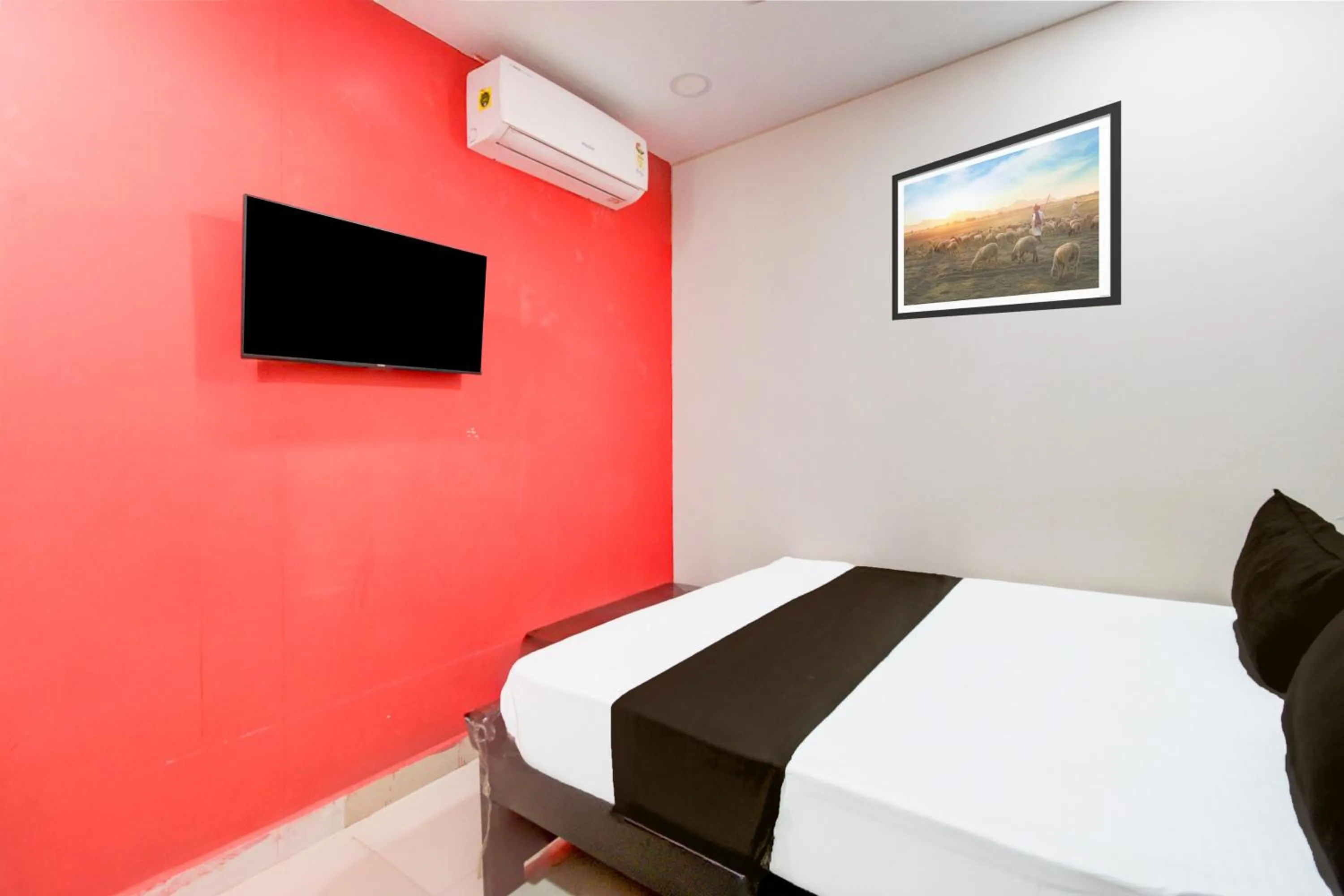 Bedroom, Bed in Hotel O AVR GRAND