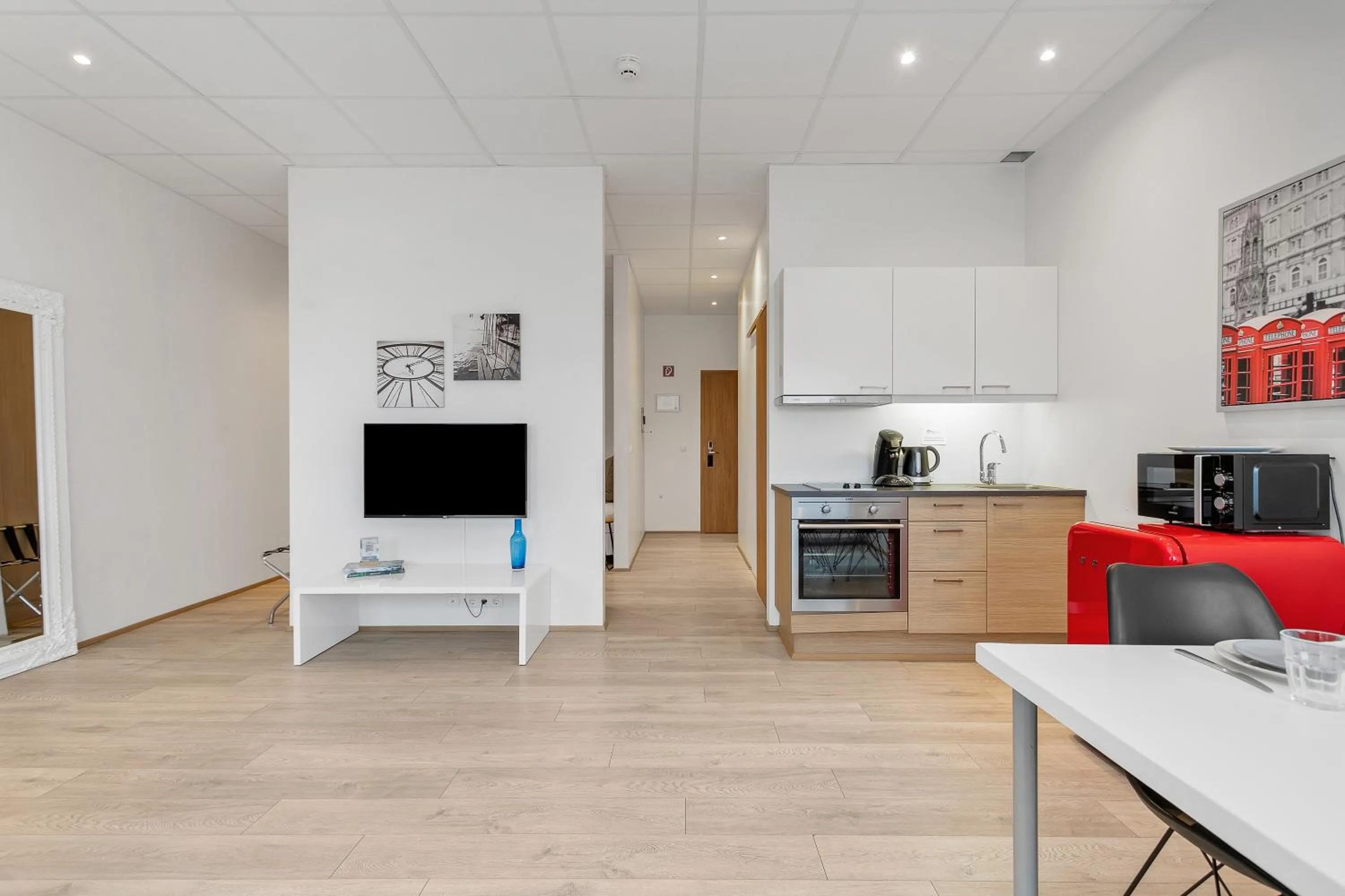 TV and multimedia in Blue Mountain Apartments by Heimaleiga