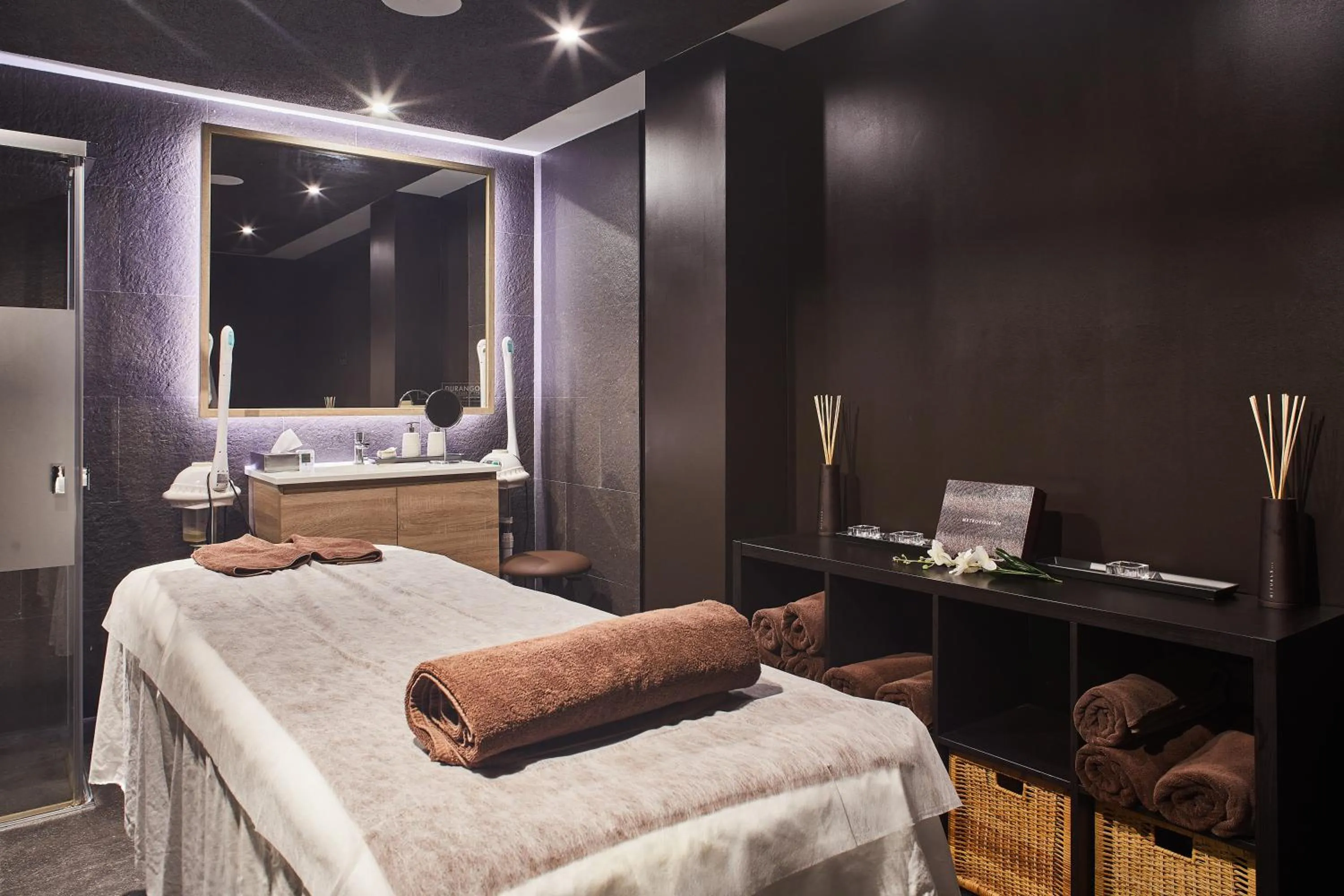 Spa and wellness centre/facilities, Bed in Silken Gran hotel Durango