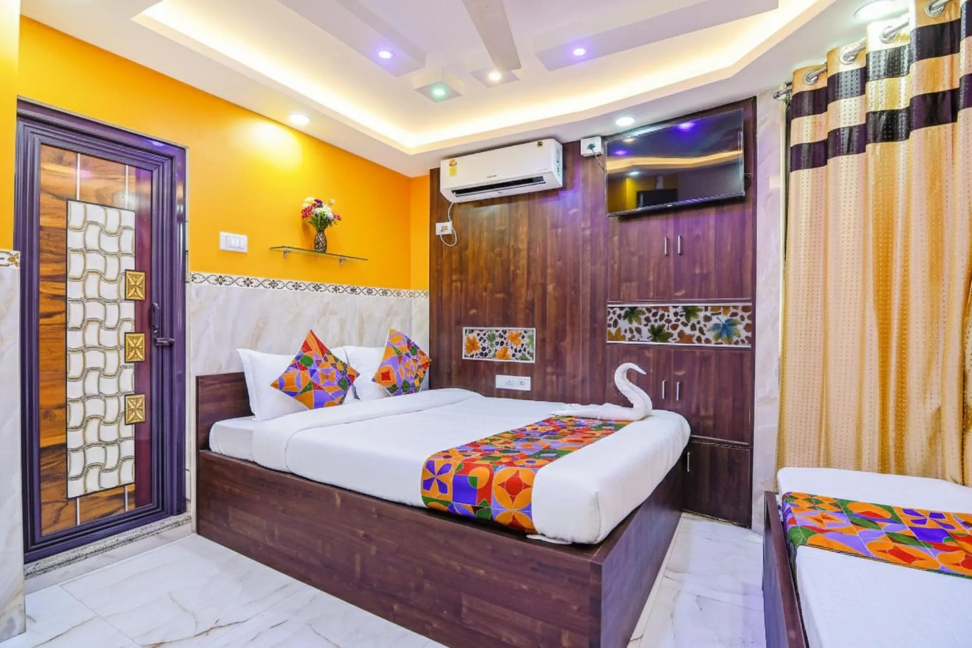 FabHotel MN International