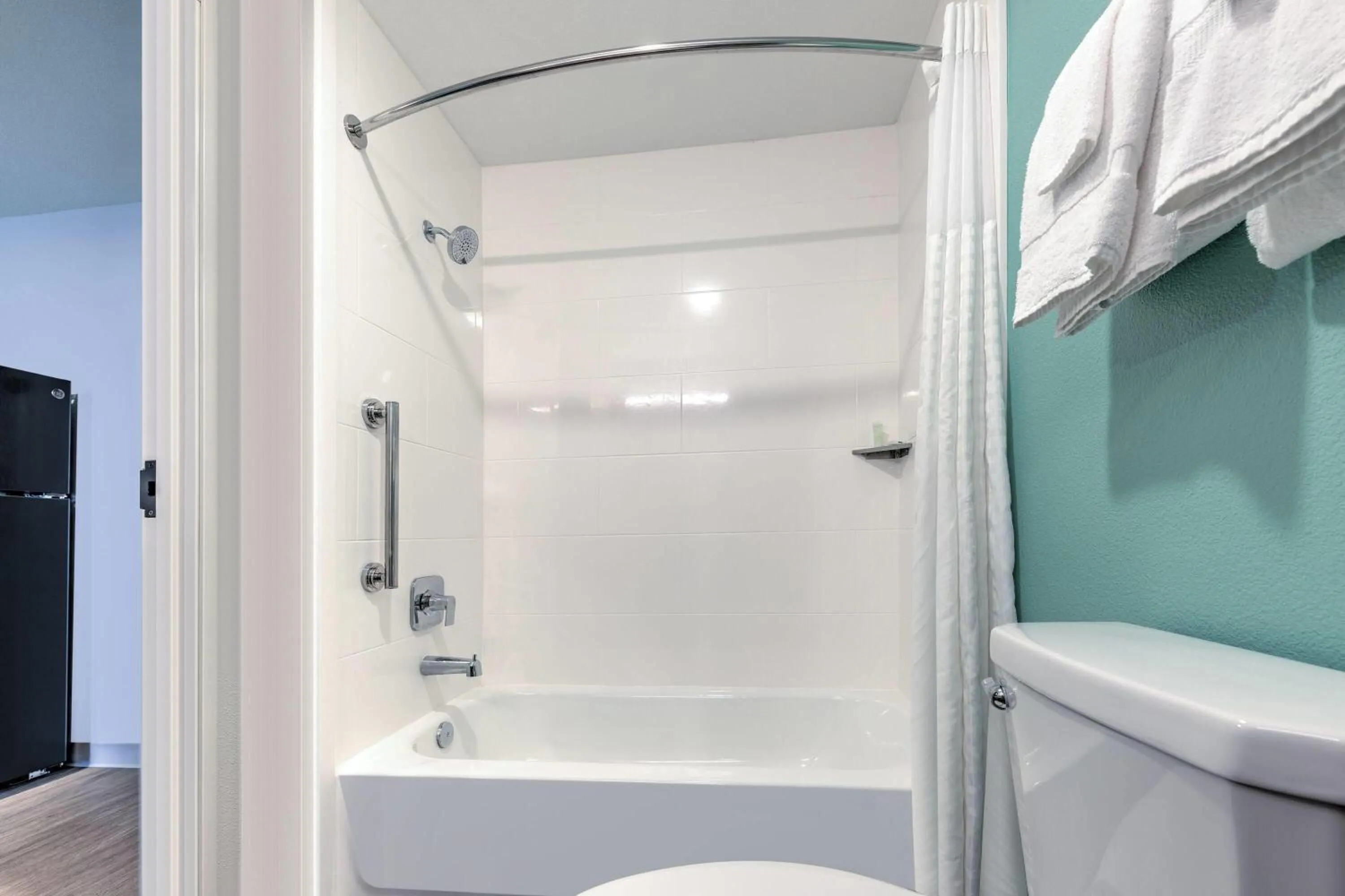 Bathroom in ECHO Suites Extended Stay by Wyndham Dallas Plano Richardson