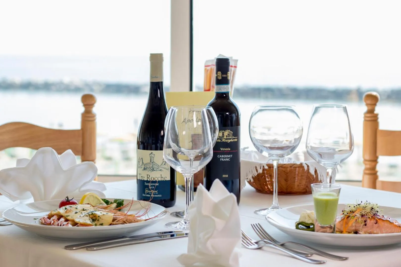 Restaurant/places to eat in Hotel Apollonia