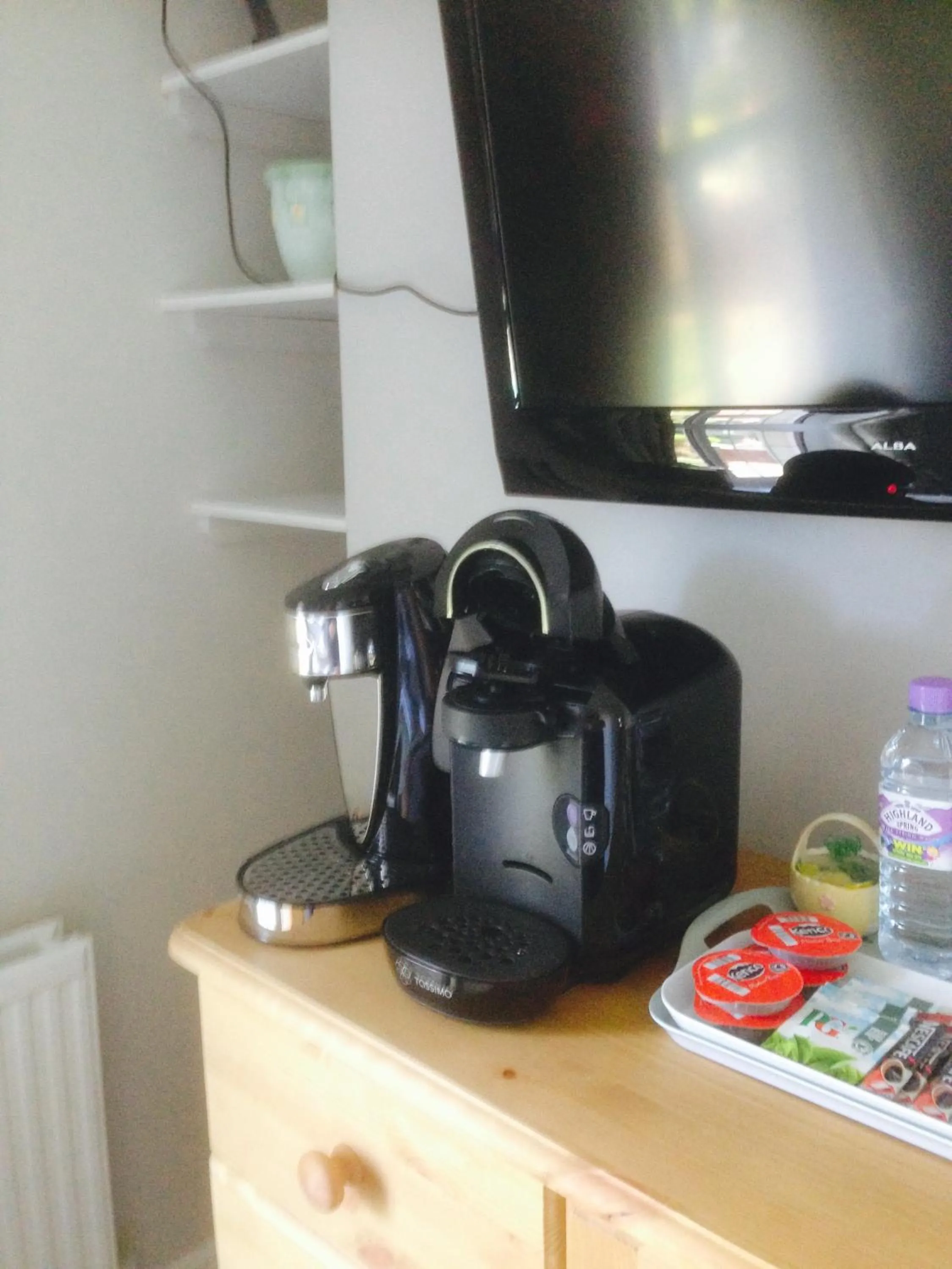 Coffee/tea facilities in Foy House
