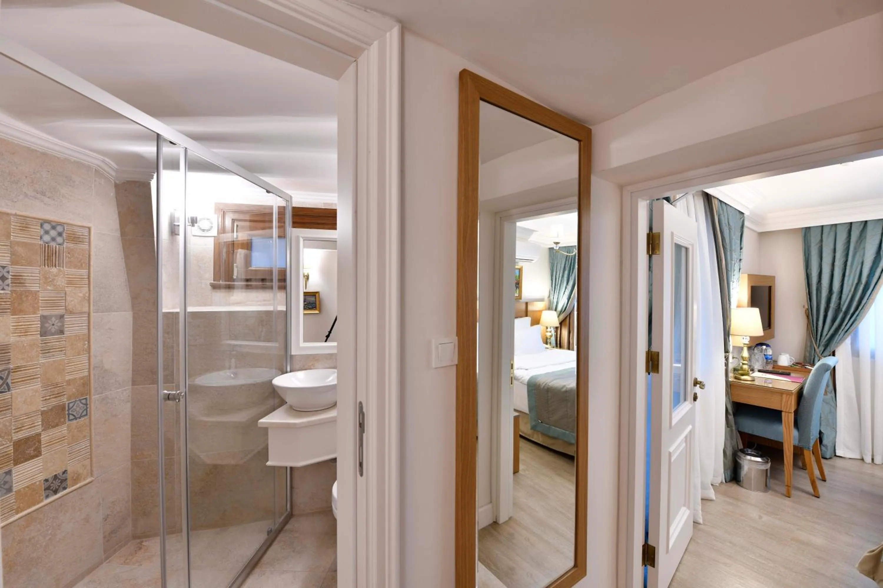 Decorative detail, Bed in GLK PREMIER Sea Mansion Suites & Spa - Special Class