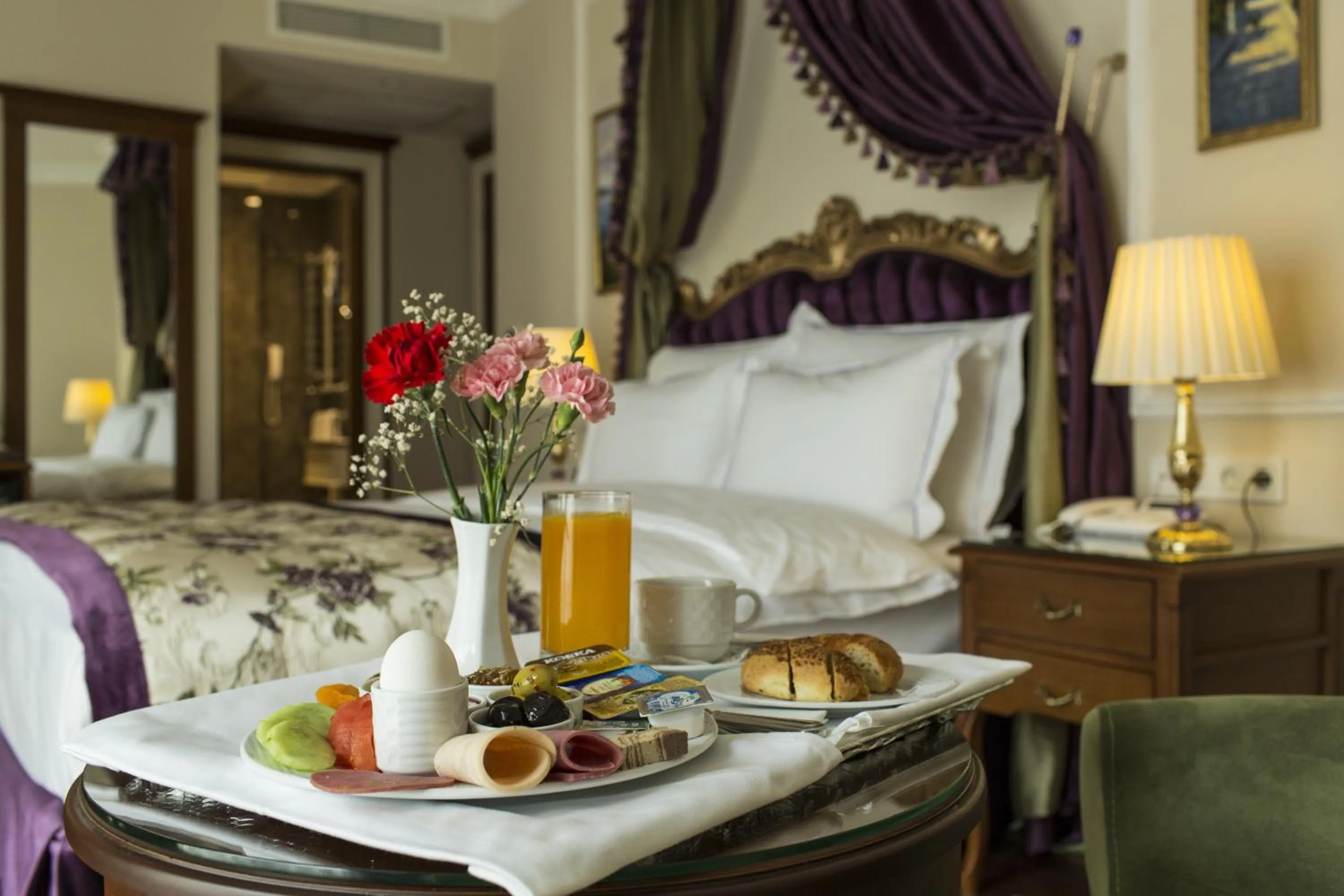 Food, Bed in GLK PREMIER Sea Mansion Suites & Spa - Special Class