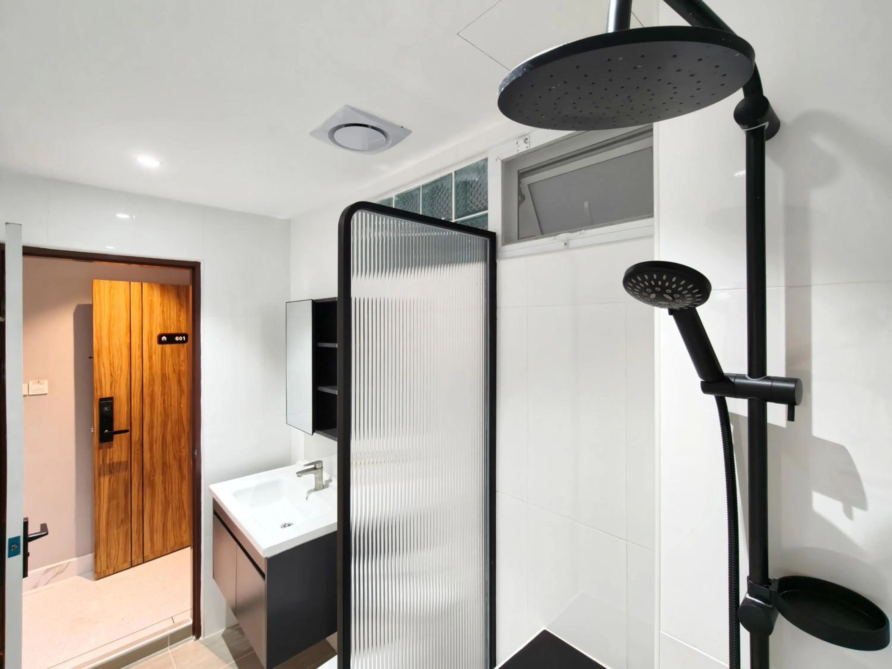 Shower, Bed in AB House