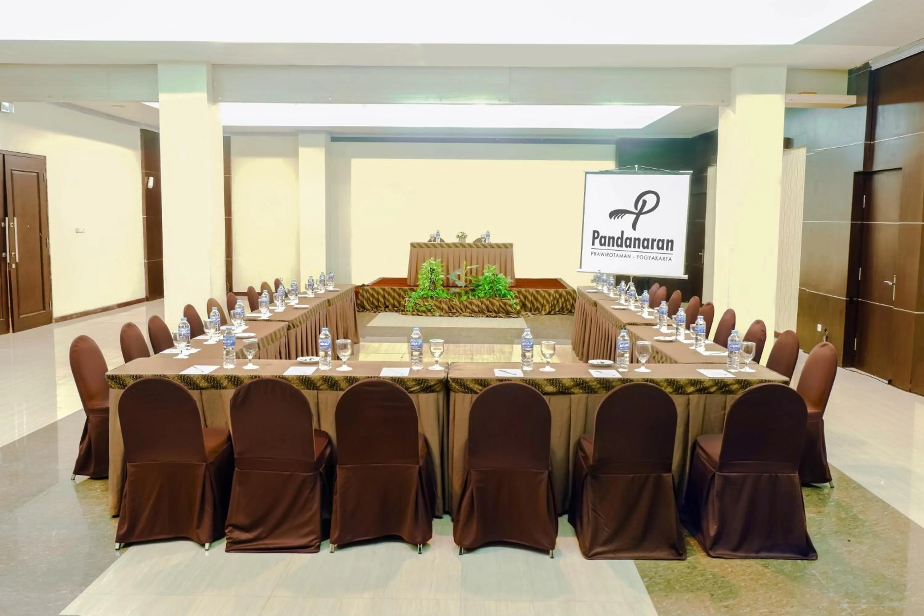 Meeting/conference room in Pandanaran Prawirotaman Yogyakarta