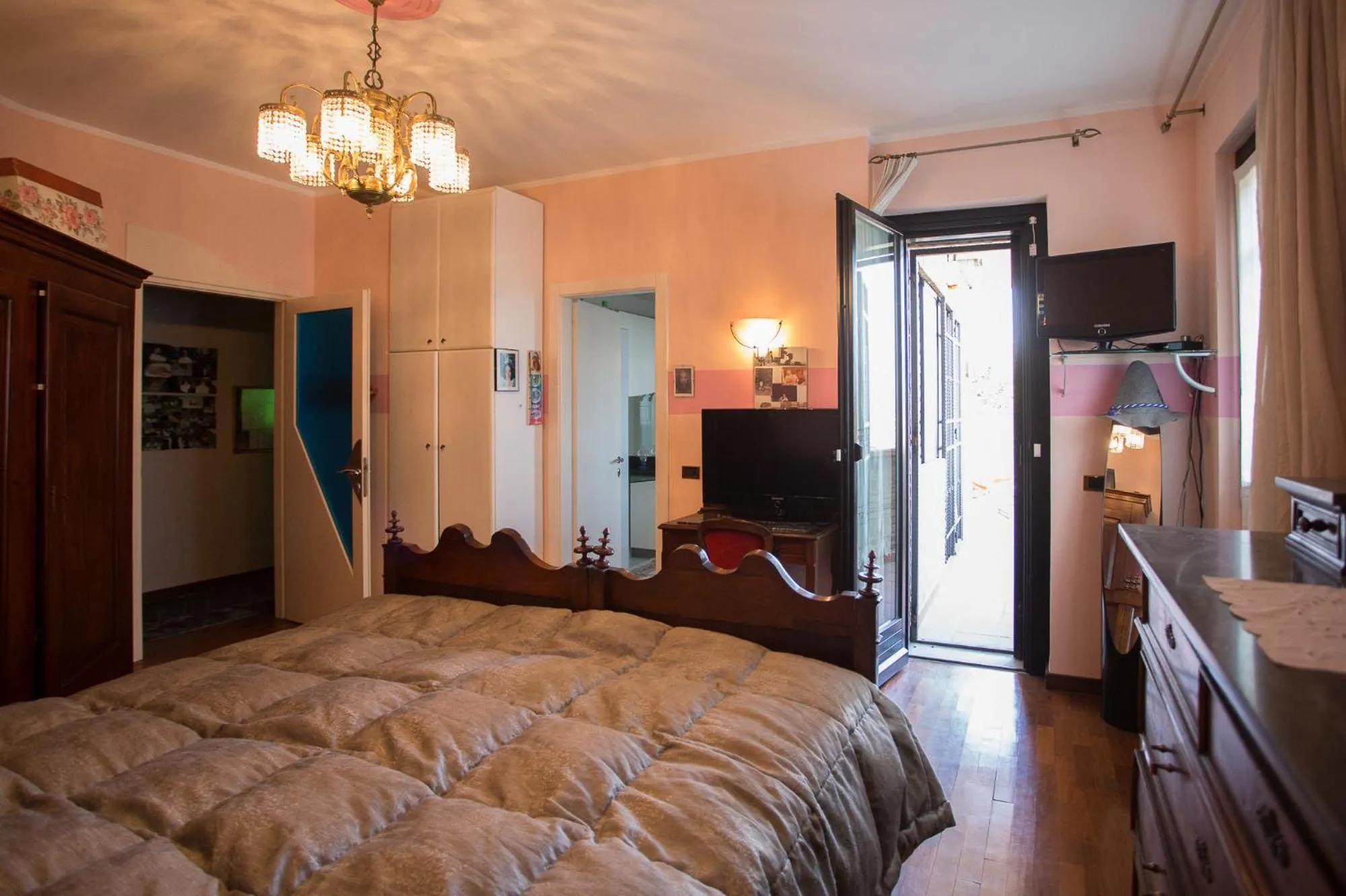 Photo of the whole room, Bed in Villagramde