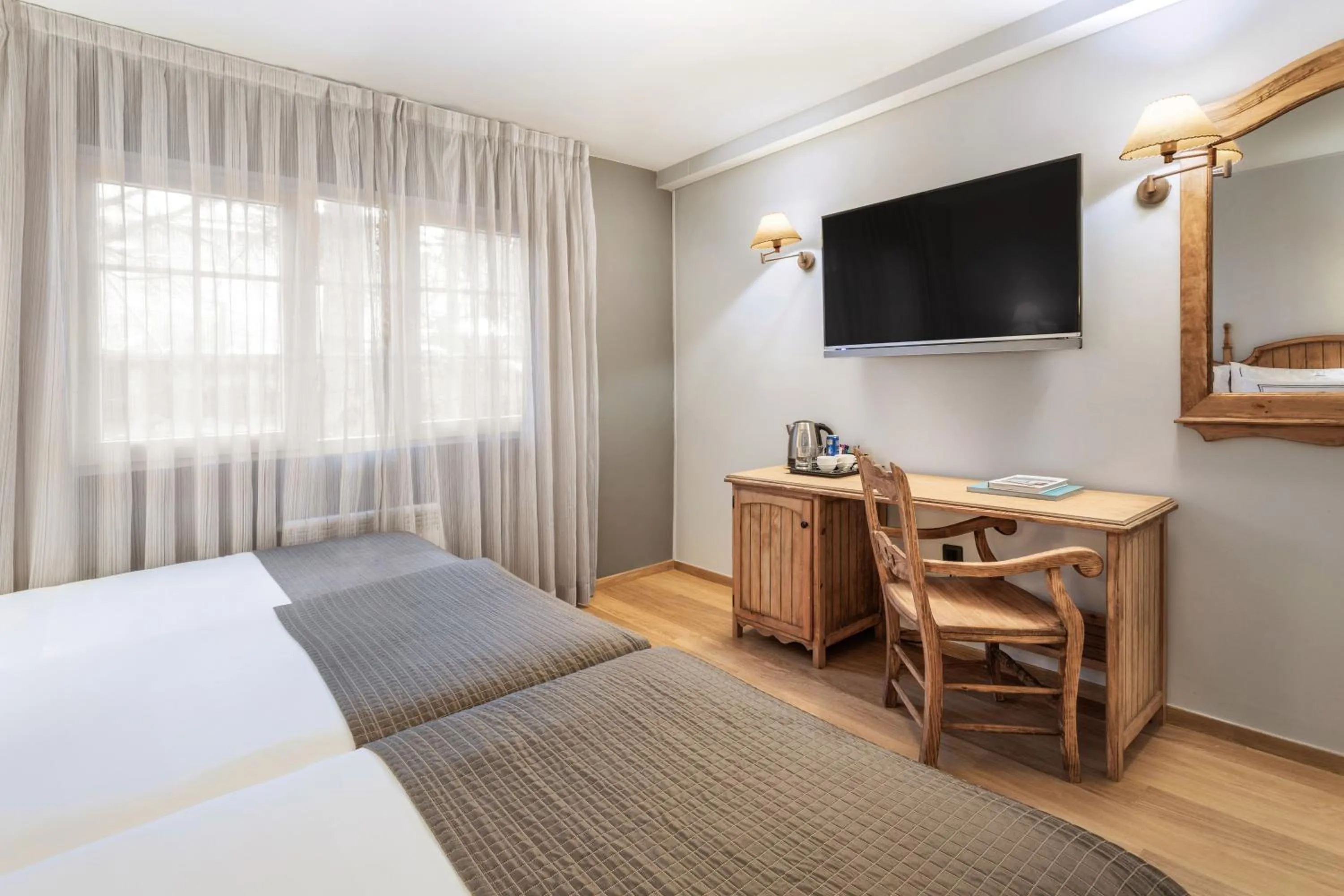 Bedroom, Bed in Melia Sierra Nevada