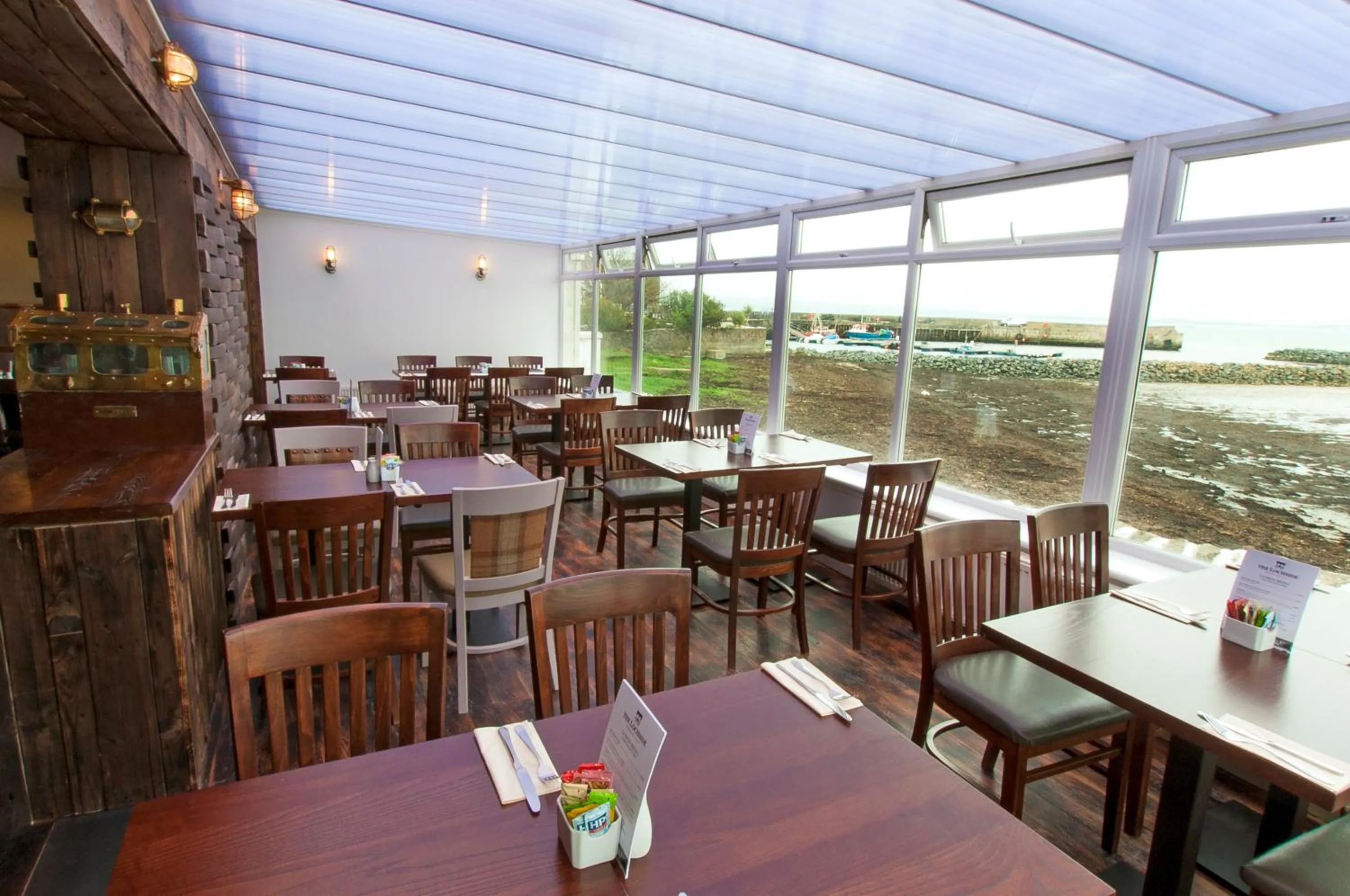 Restaurant/places to eat in Lochside Hotel
