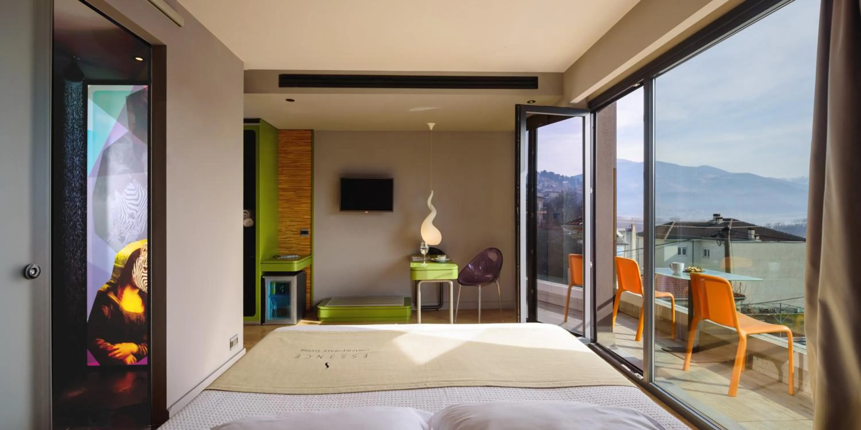 Shower, Bed in Essence Hotel