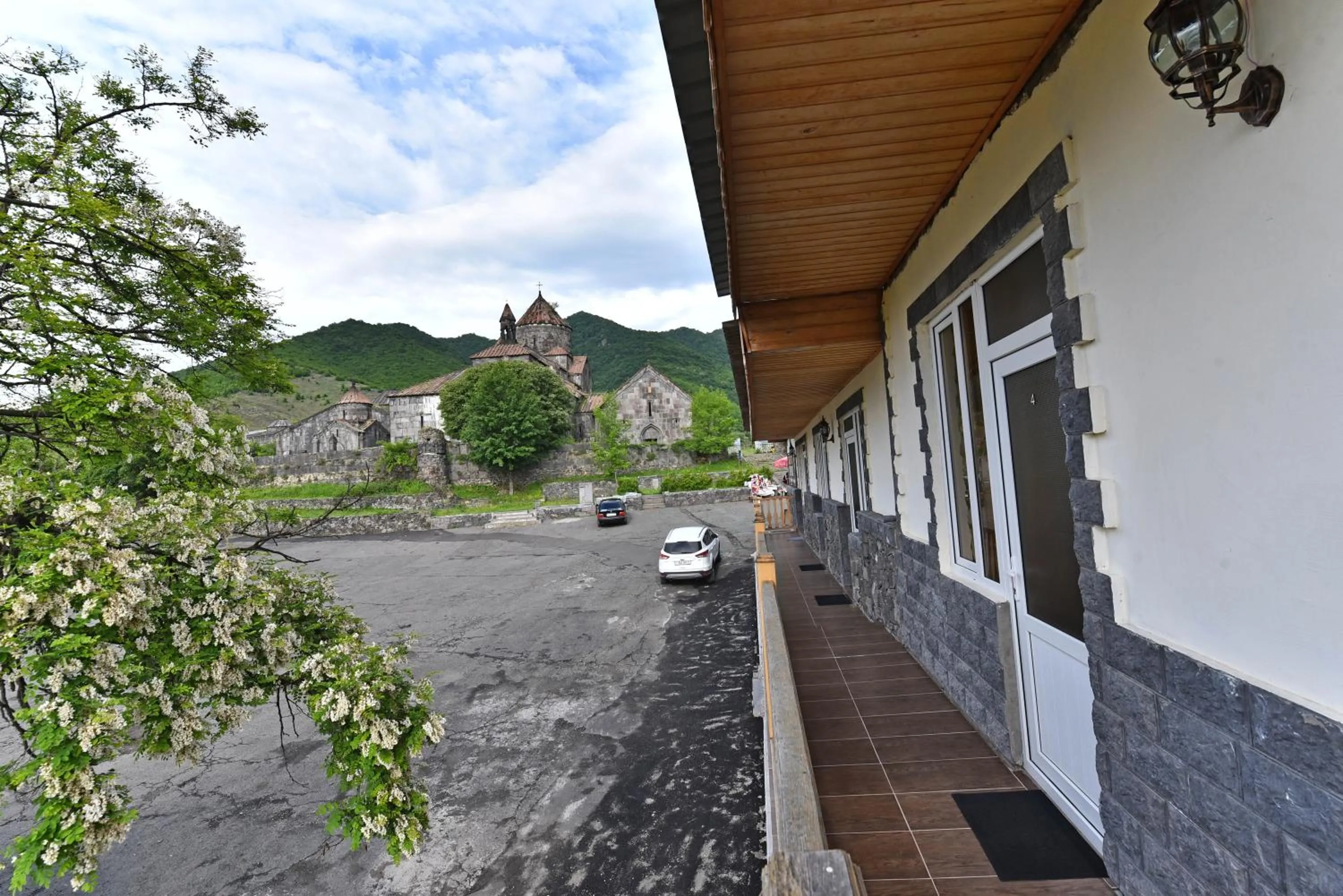 Haghpat Hotel