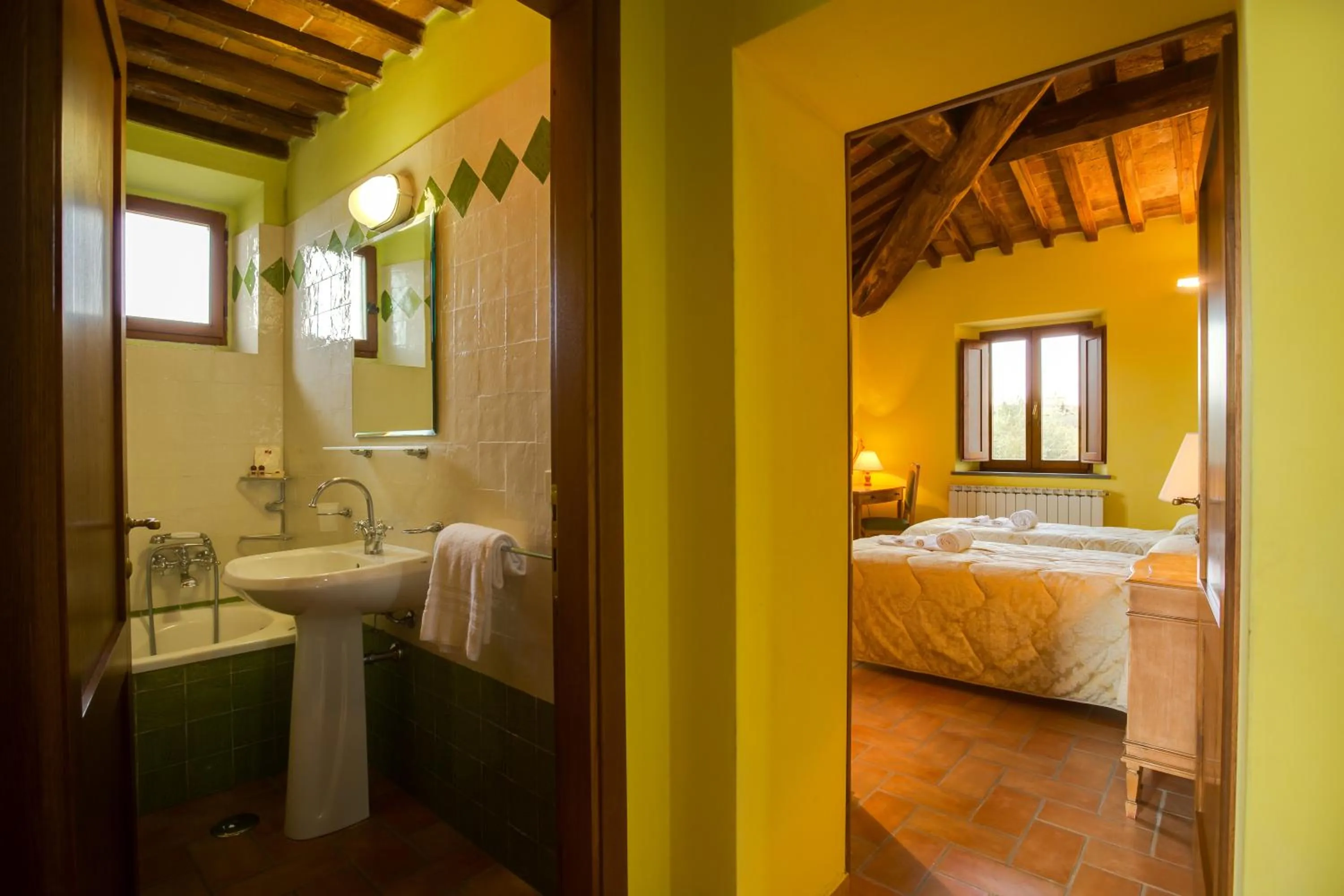 Bathroom, Bed in Tenuta Di Monaciano