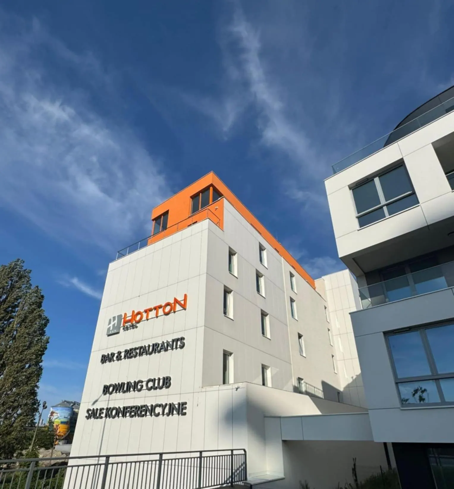 Property building in Hotton Hotel