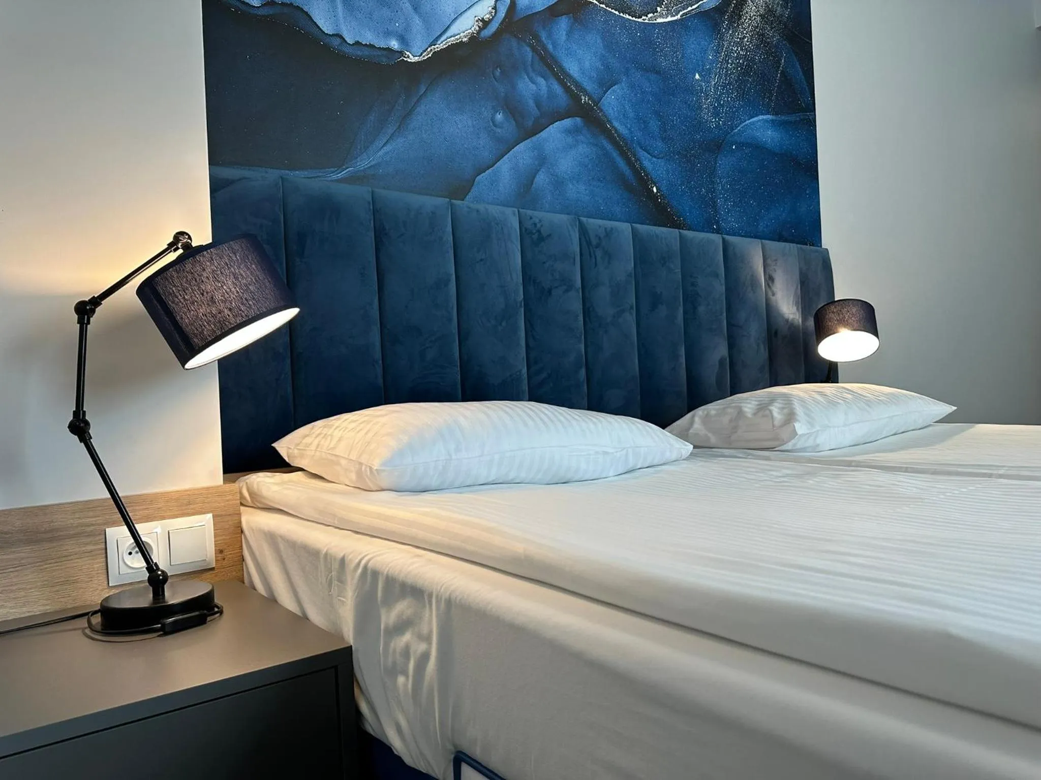 Bedroom, Bed in Hotton Hotel