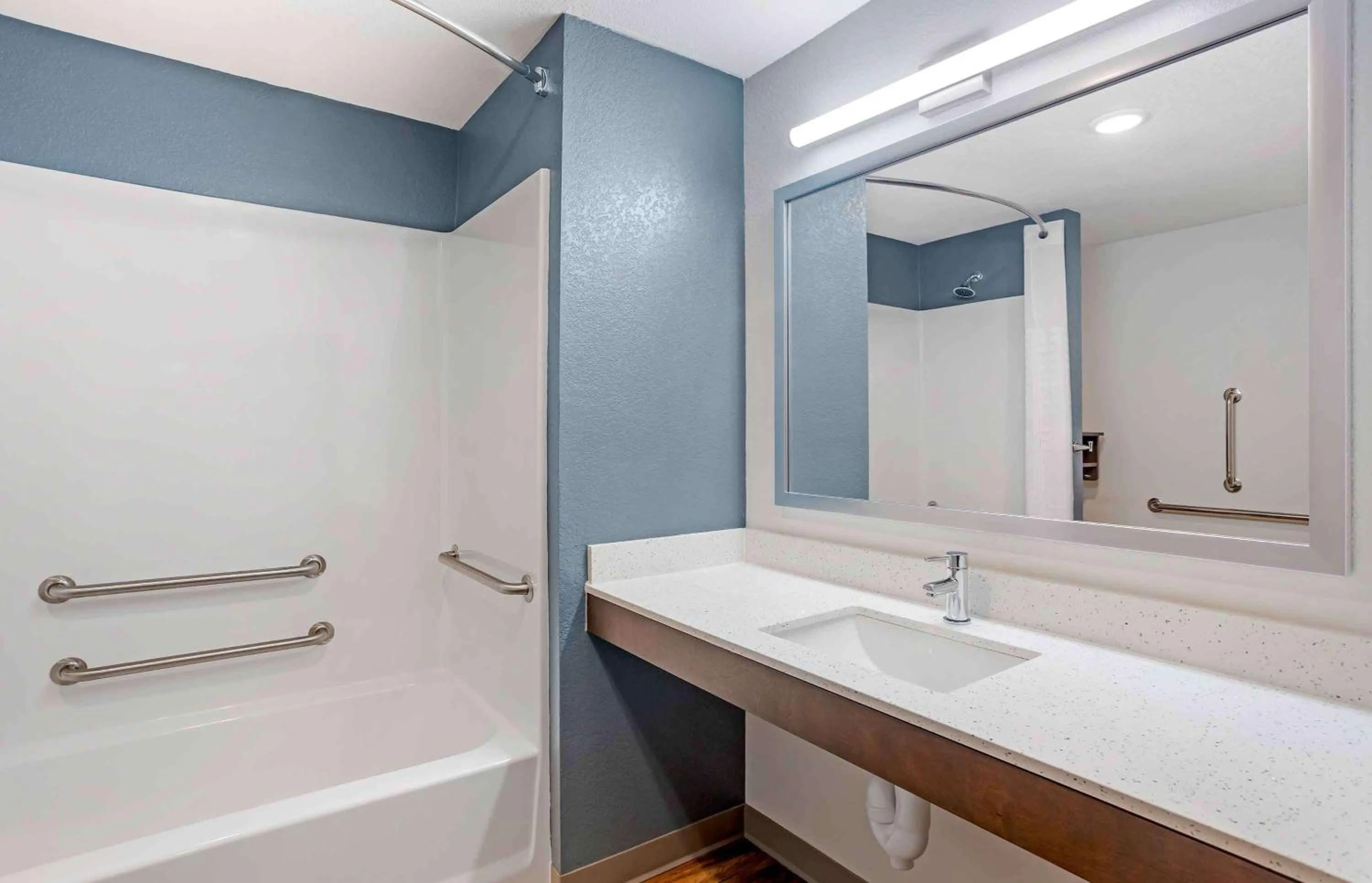 Bathroom in Extended Stay America Suites - Tampa - Casino Area