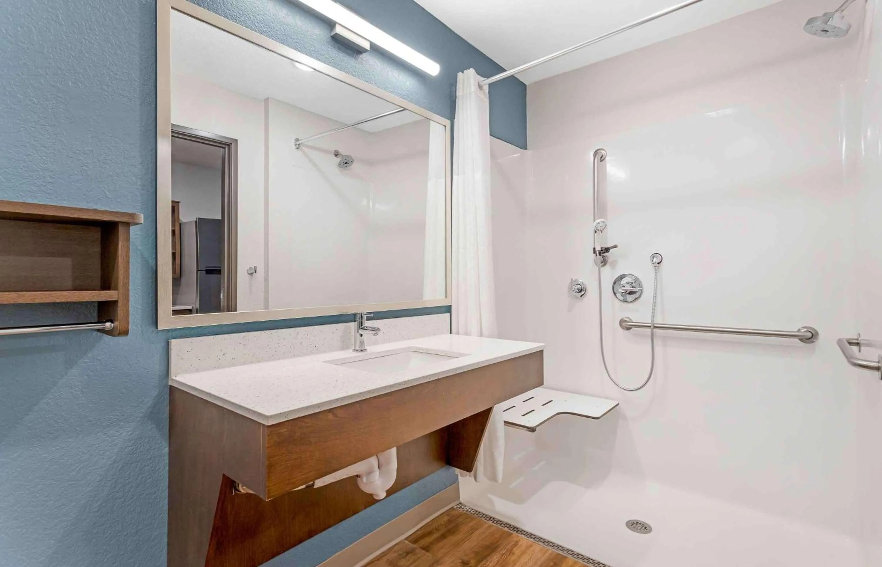 Bathroom in Extended Stay America Suites - Tampa - Casino Area