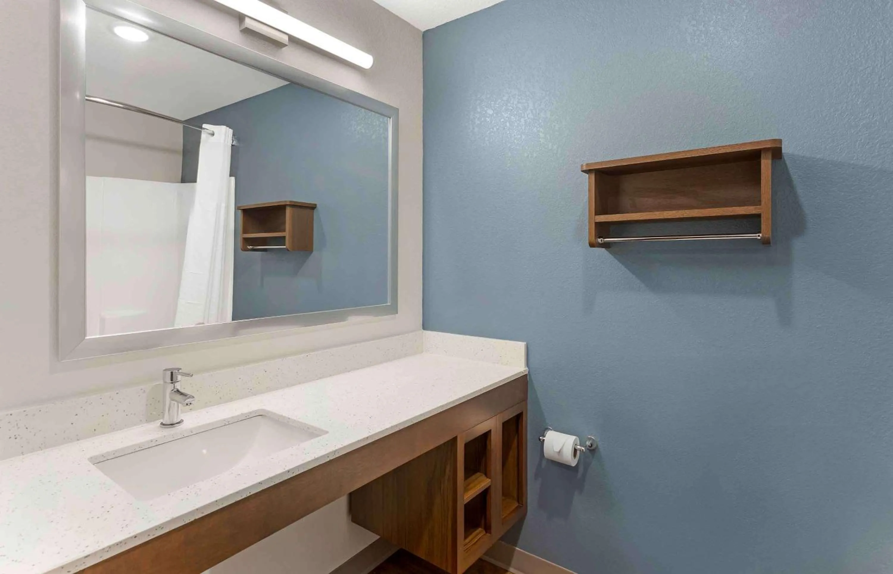 Bathroom in Extended Stay America Suites - Tampa - Casino Area