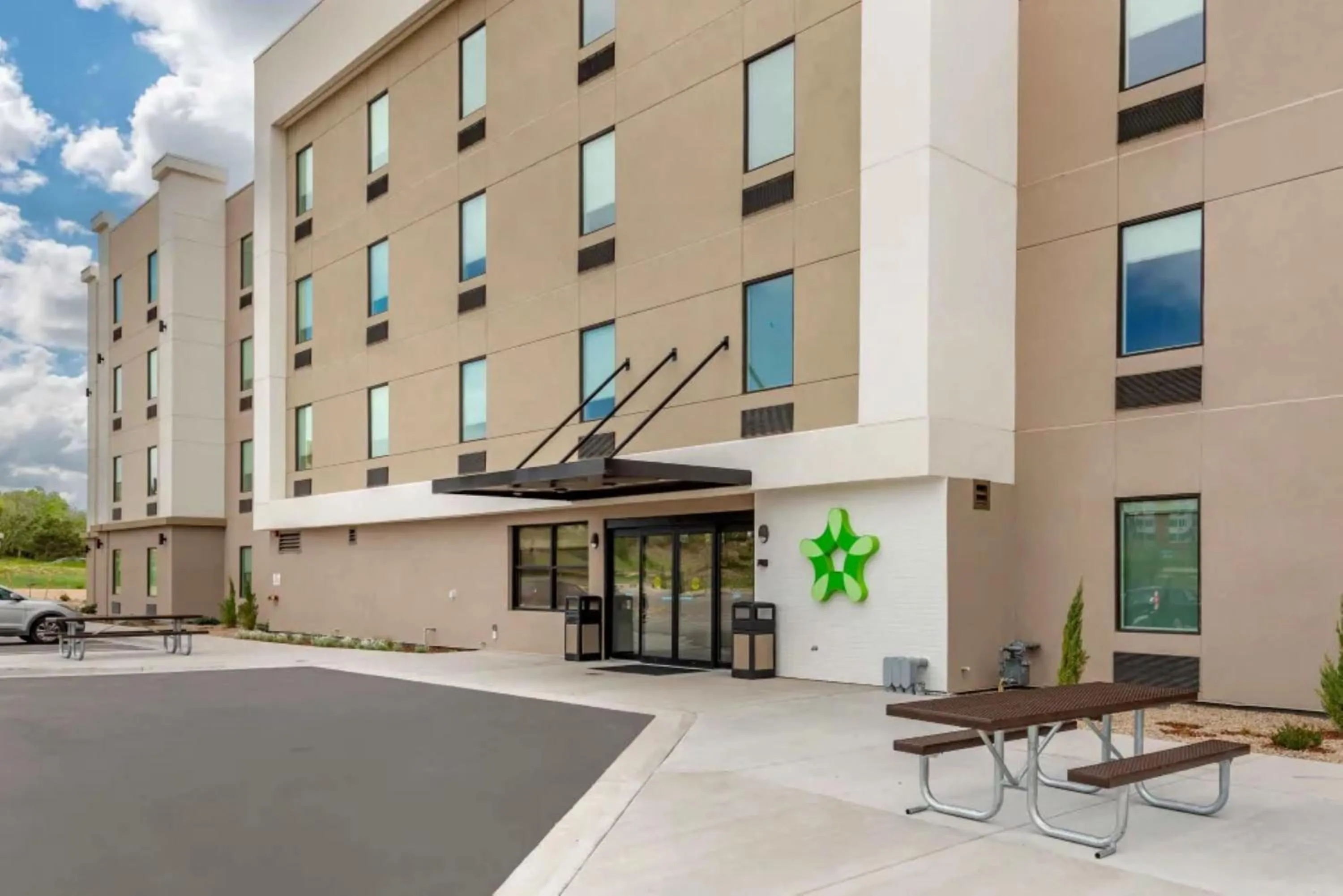Property building in Extended Stay America Premier Suites - Colorado Springs - South