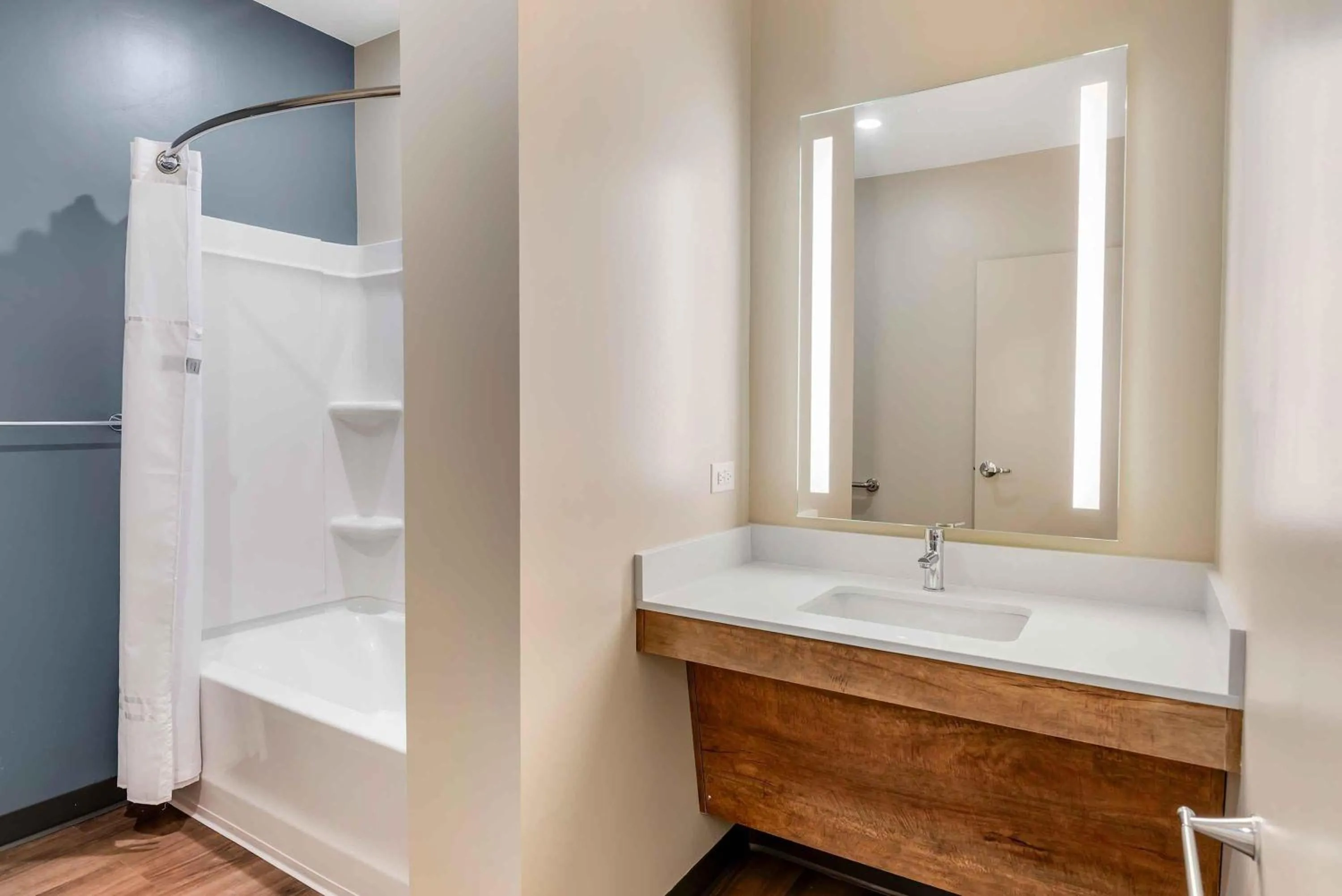 Bathroom in Extended Stay America Premier Suites - Charlottesville