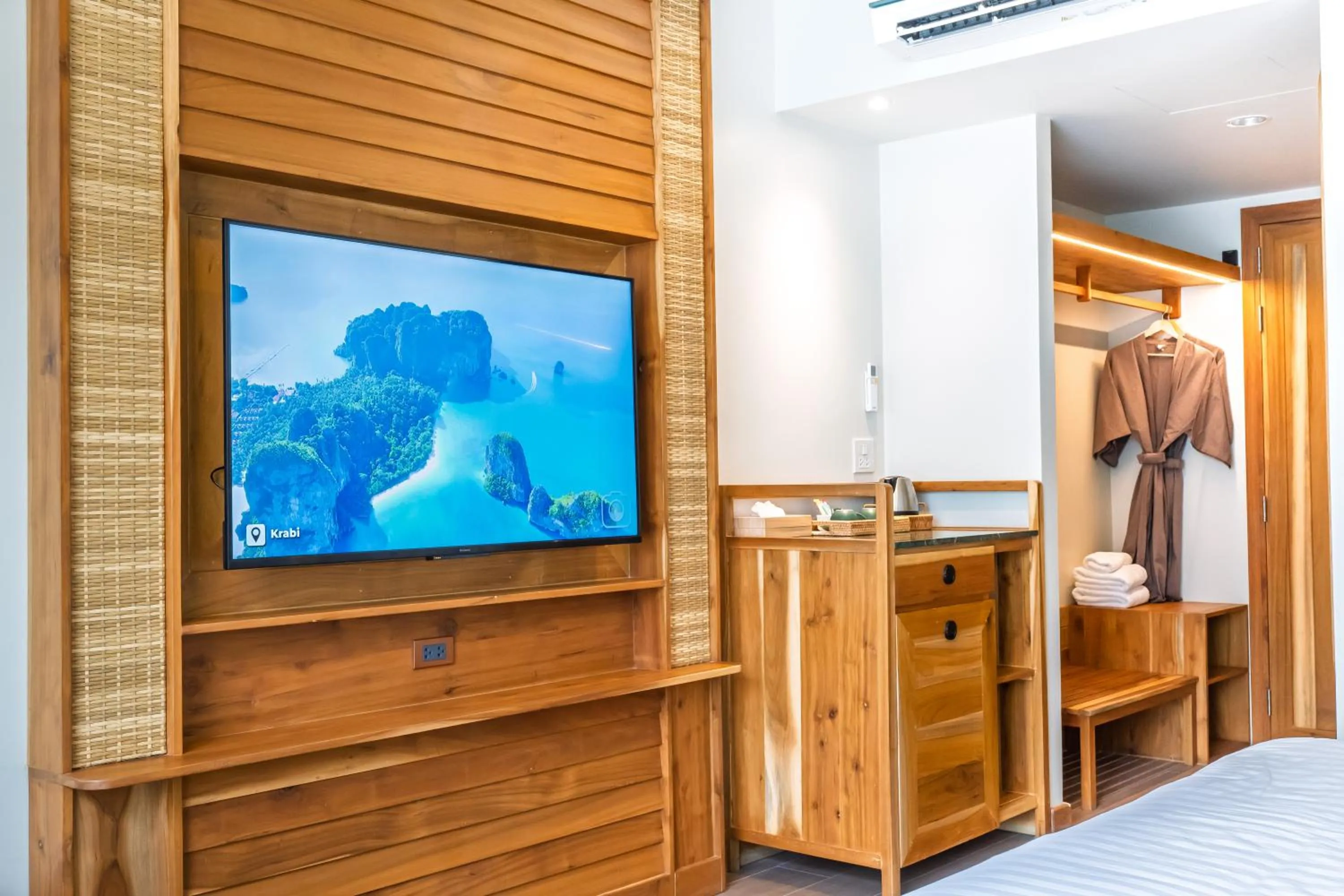 Bed in Phi Phi at Pier