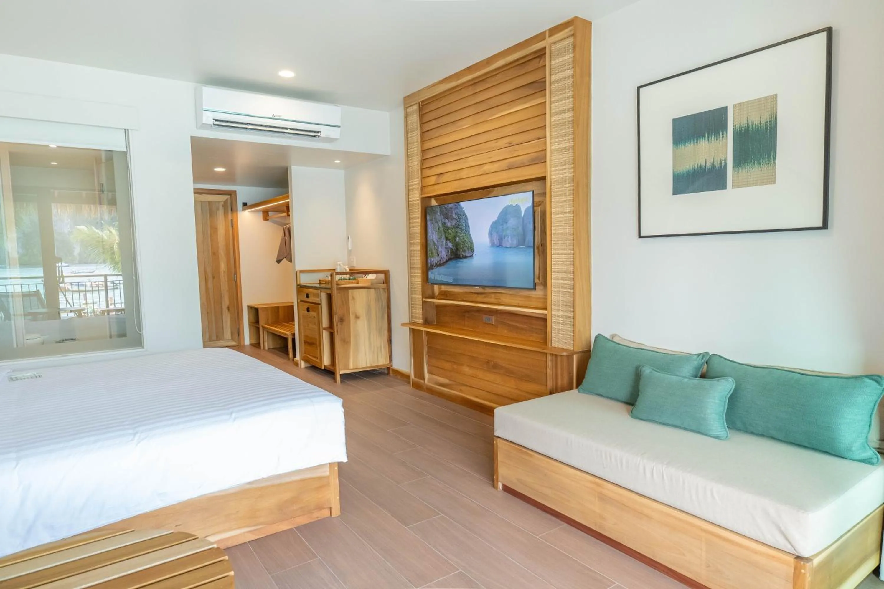 Bed in Phi Phi at Pier