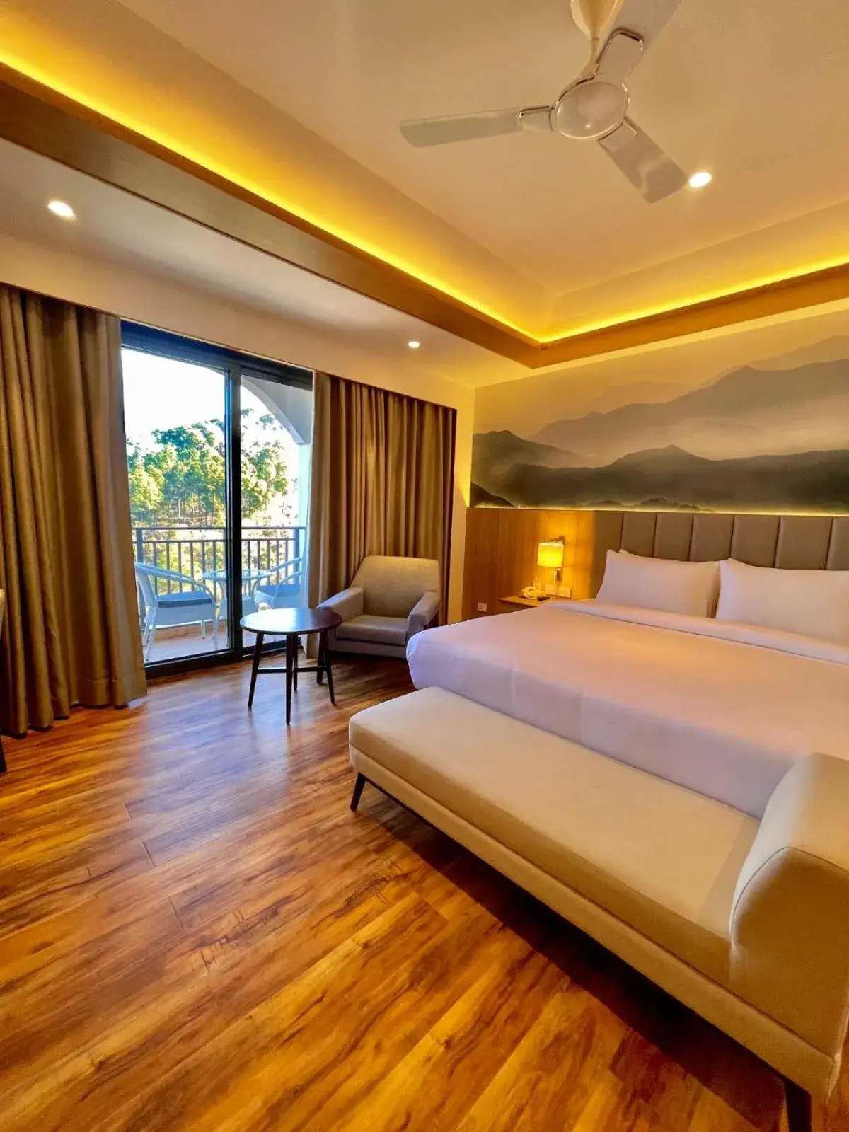 Deluxe King Room with Mountain View - Non-Smoking in Best Western Matra Kasauli Deluxe King Room with Mountain View - Non-Smoking in Best Western Matra Kasauli