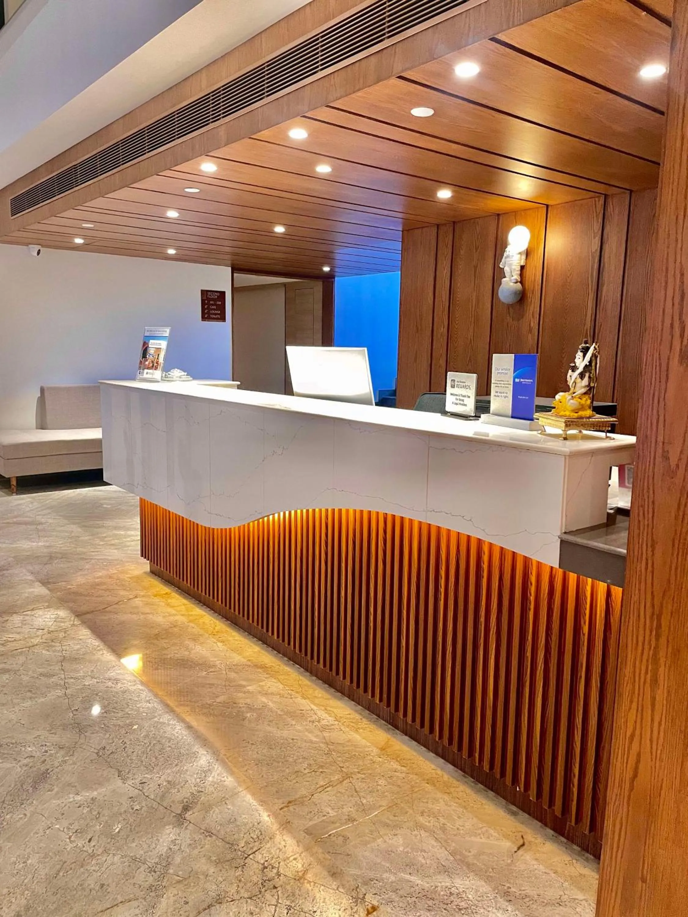 Lobby or reception in Best Western Matra Kasauli